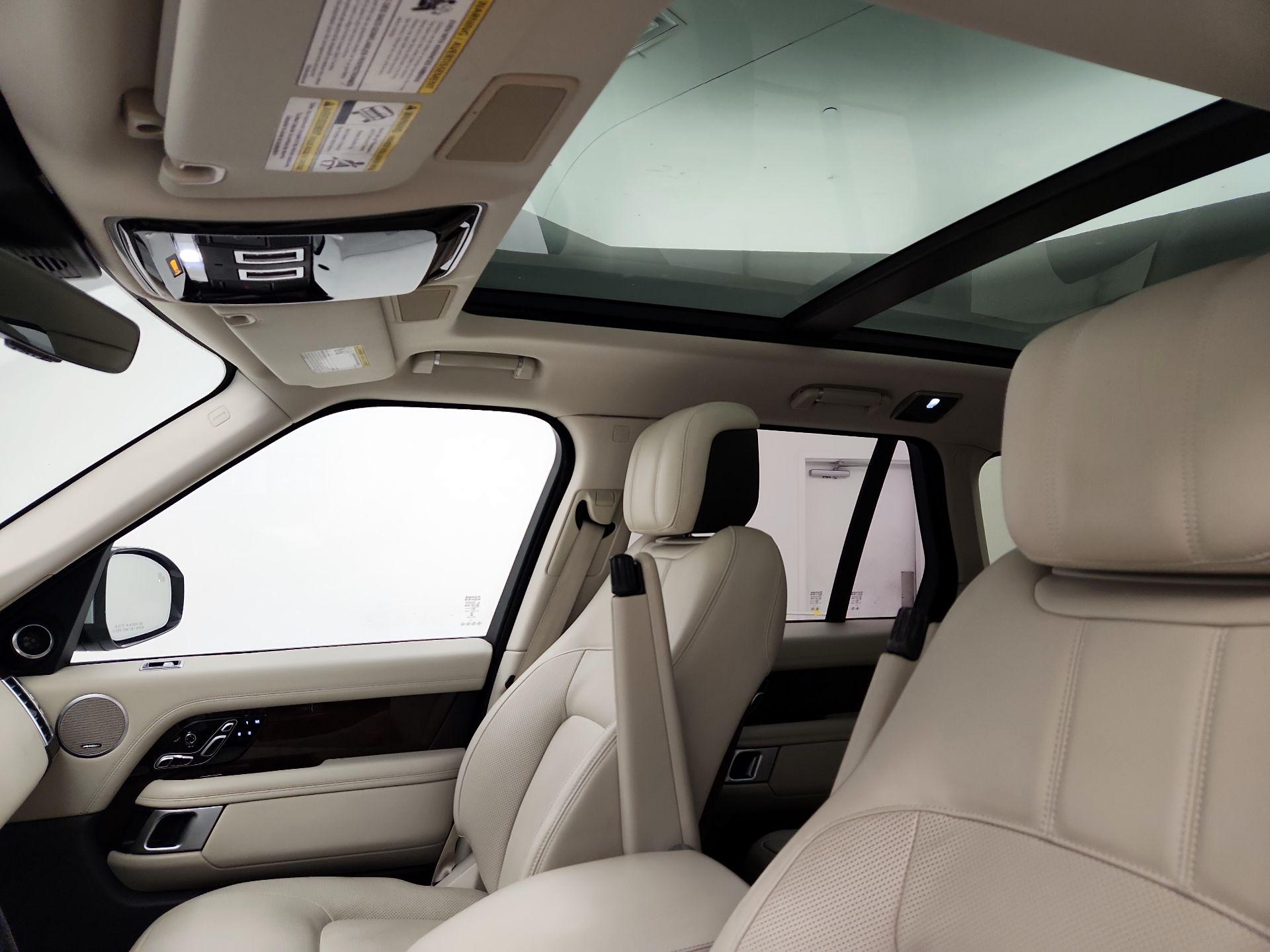 Thumbnail: 2020 Land Rover Range Rover - 19