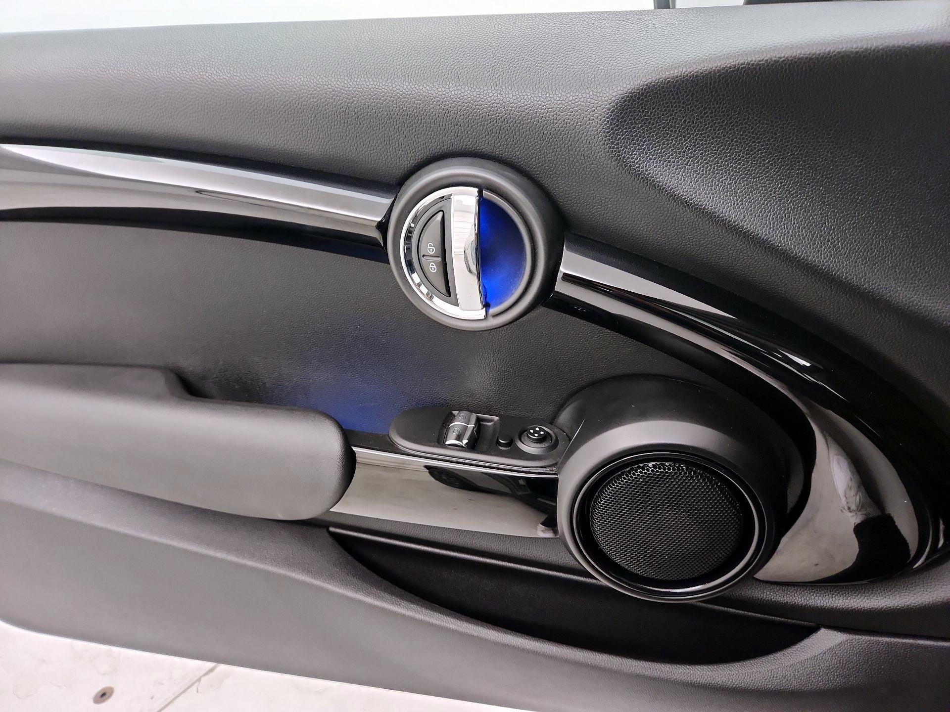 Thumbnail: 2019 MINI Cooper Hardtop - 10