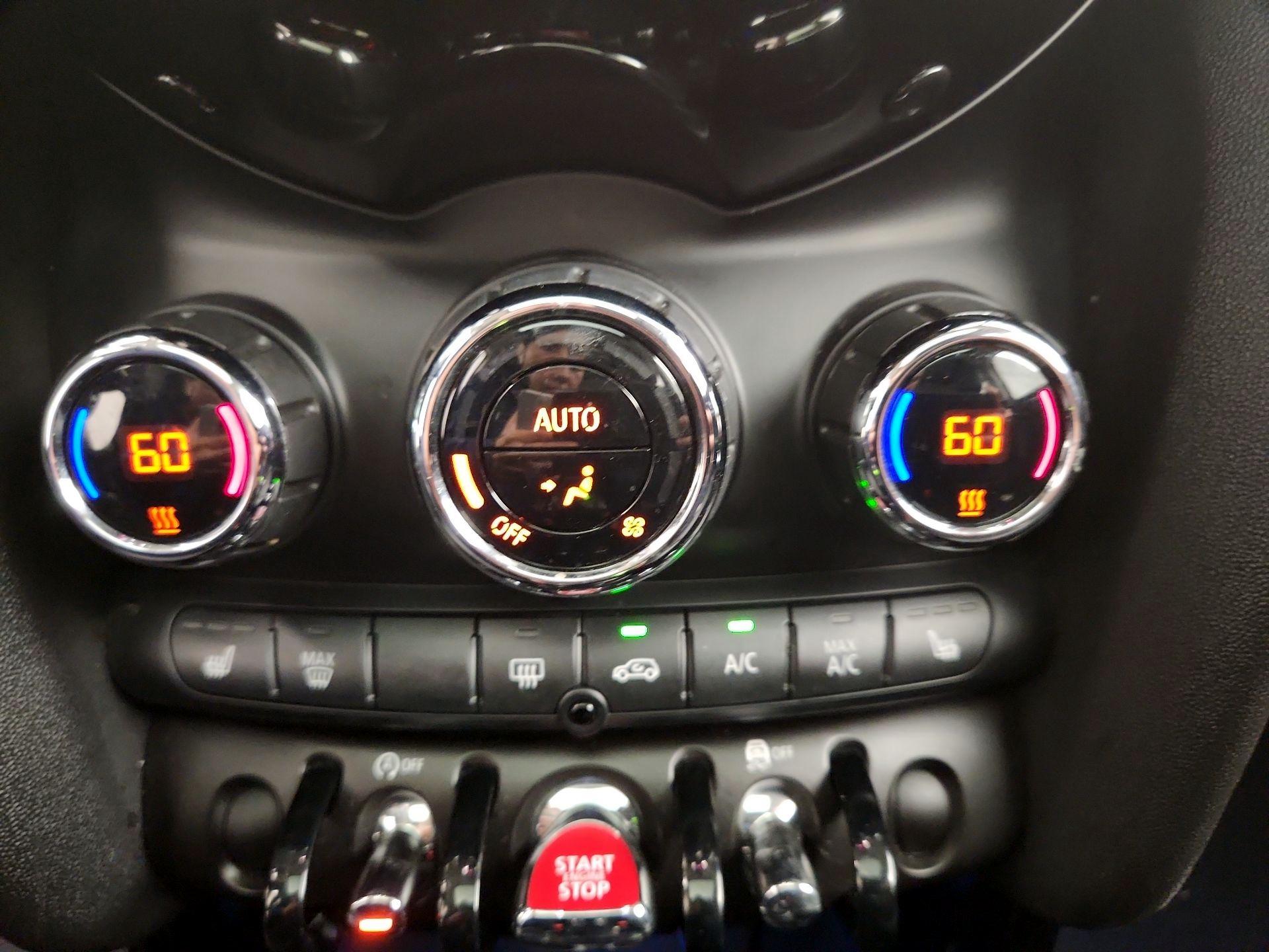 Thumbnail: 2019 MINI Cooper Hardtop - 14