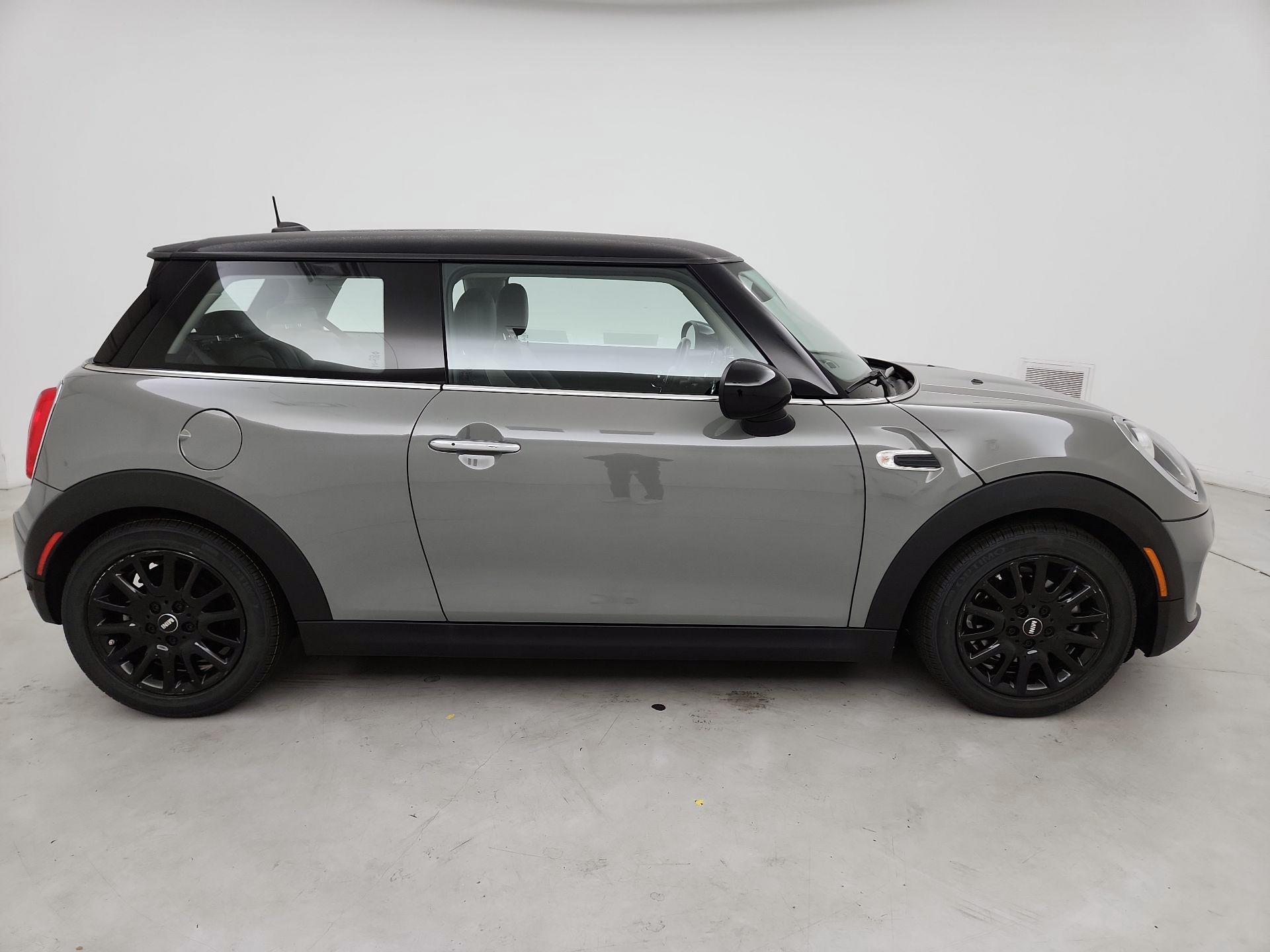 Thumbnail: 2019 MINI Cooper Hardtop - 4