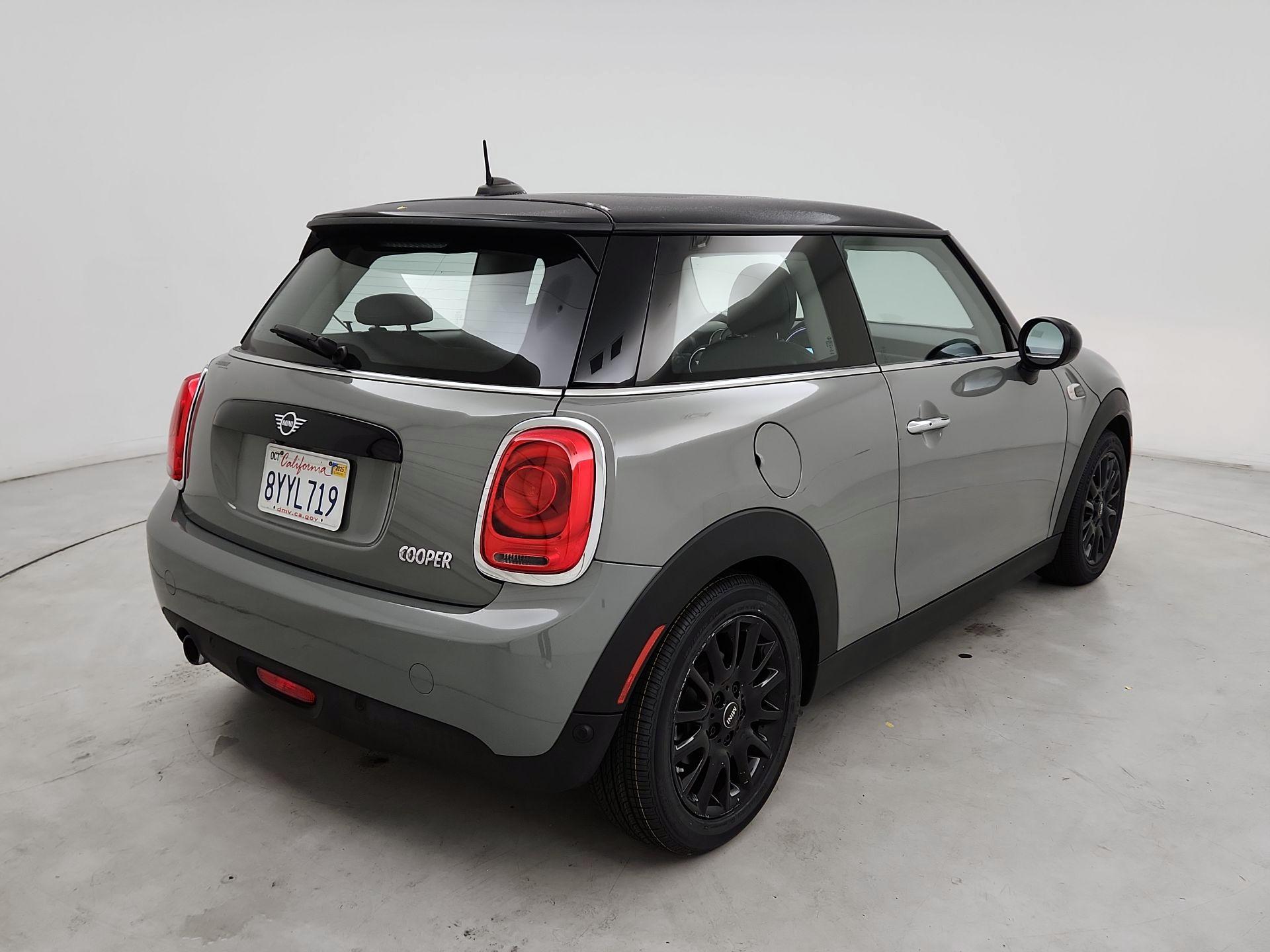 Thumbnail: 2019 MINI Cooper Hardtop - 5