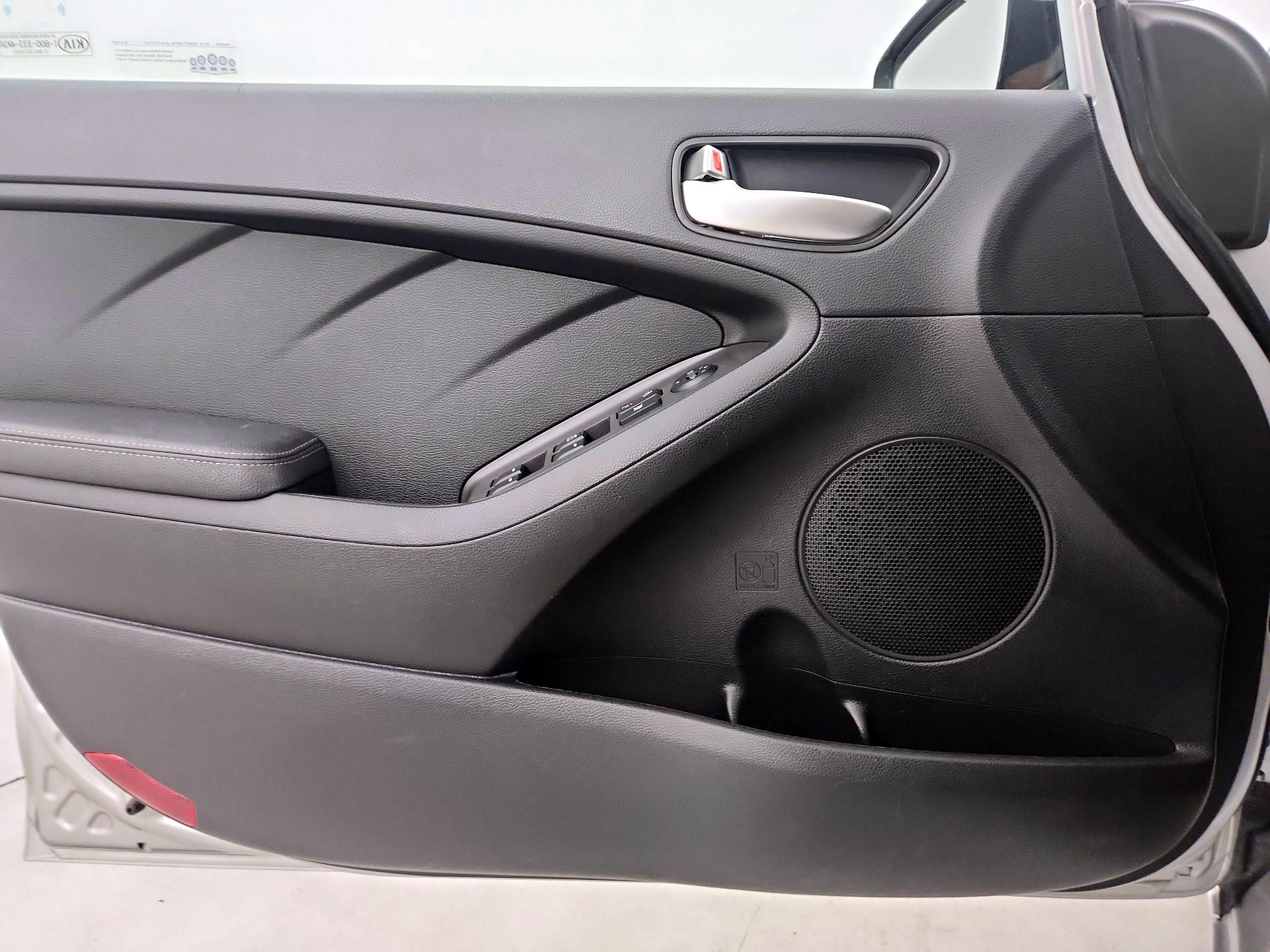 Thumbnail: 2018 Kia Forte - 12