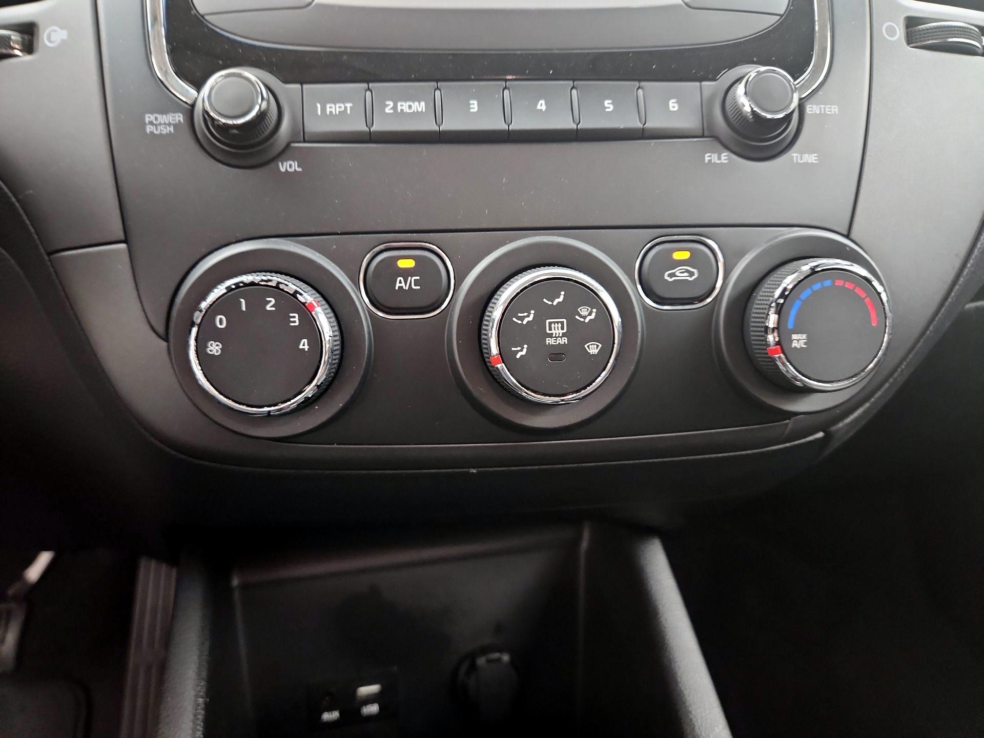Thumbnail: 2018 Kia Forte - 15