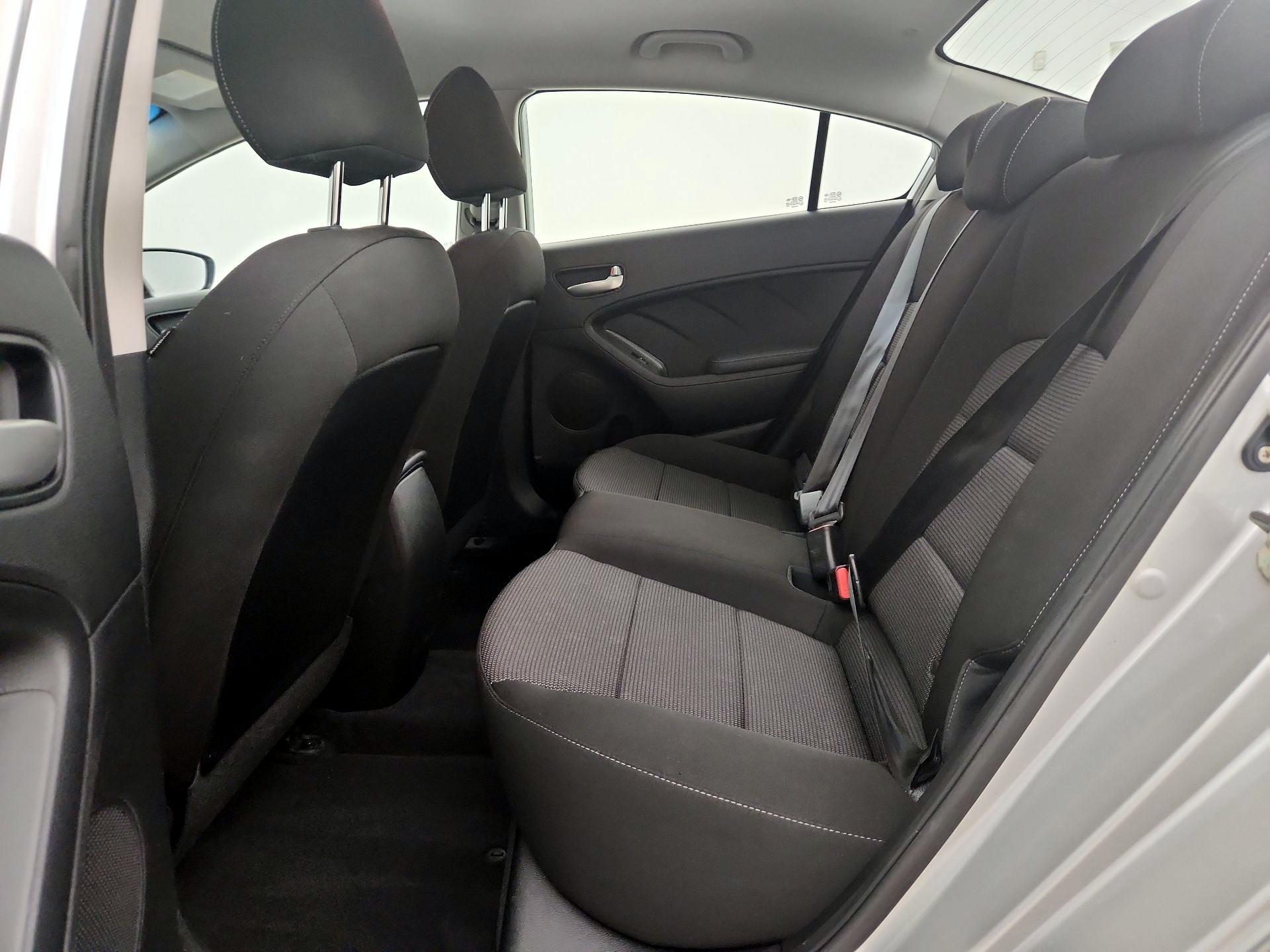 Thumbnail: 2018 Kia Forte - 18