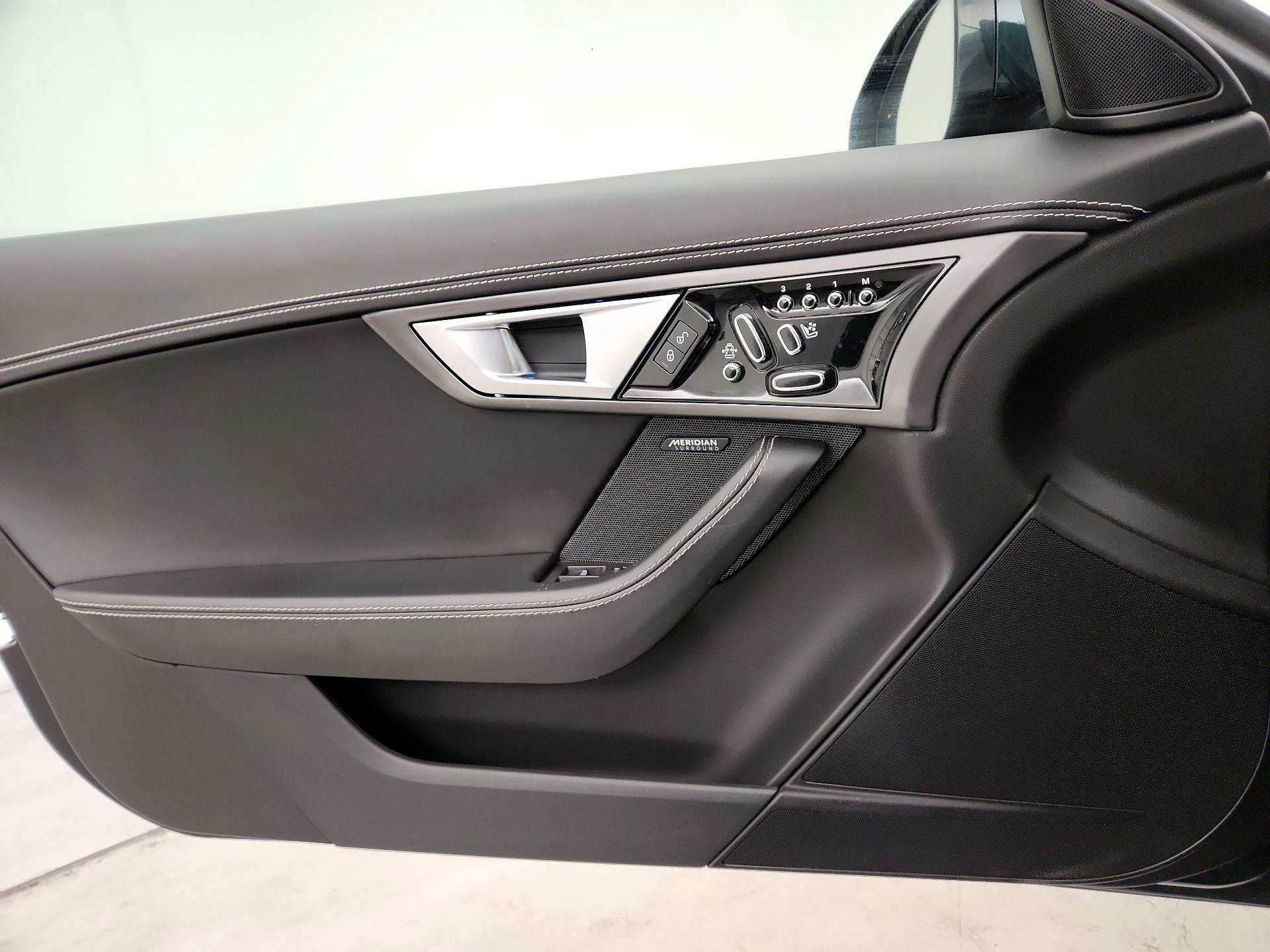 Thumbnail: 2016 Jaguar F-Type - 12