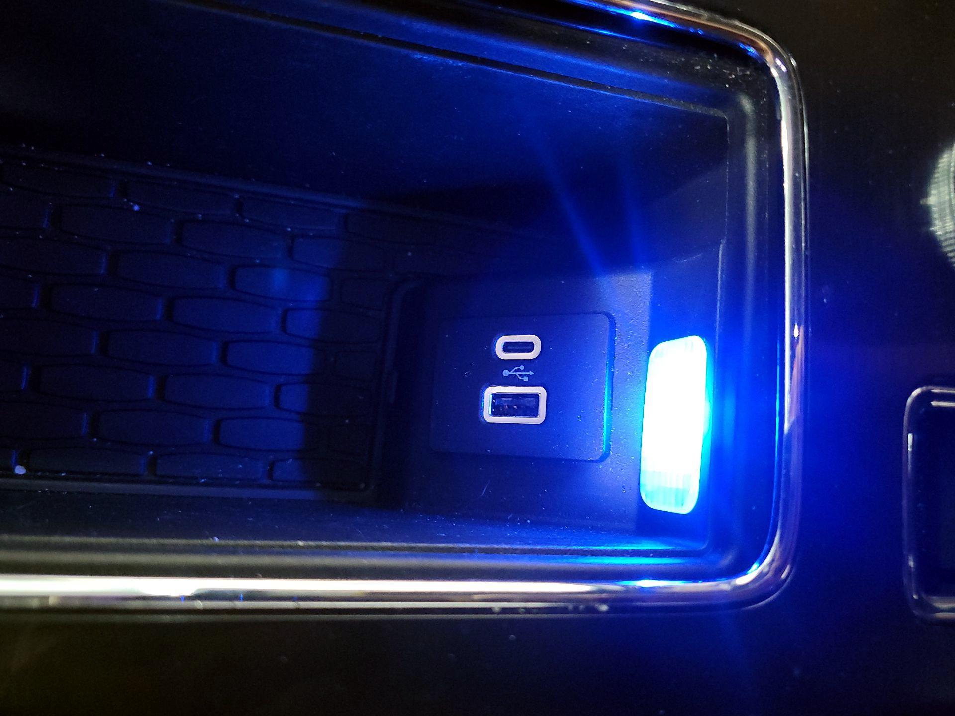 Thumbnail: 2022 Lincoln Aviator - 19