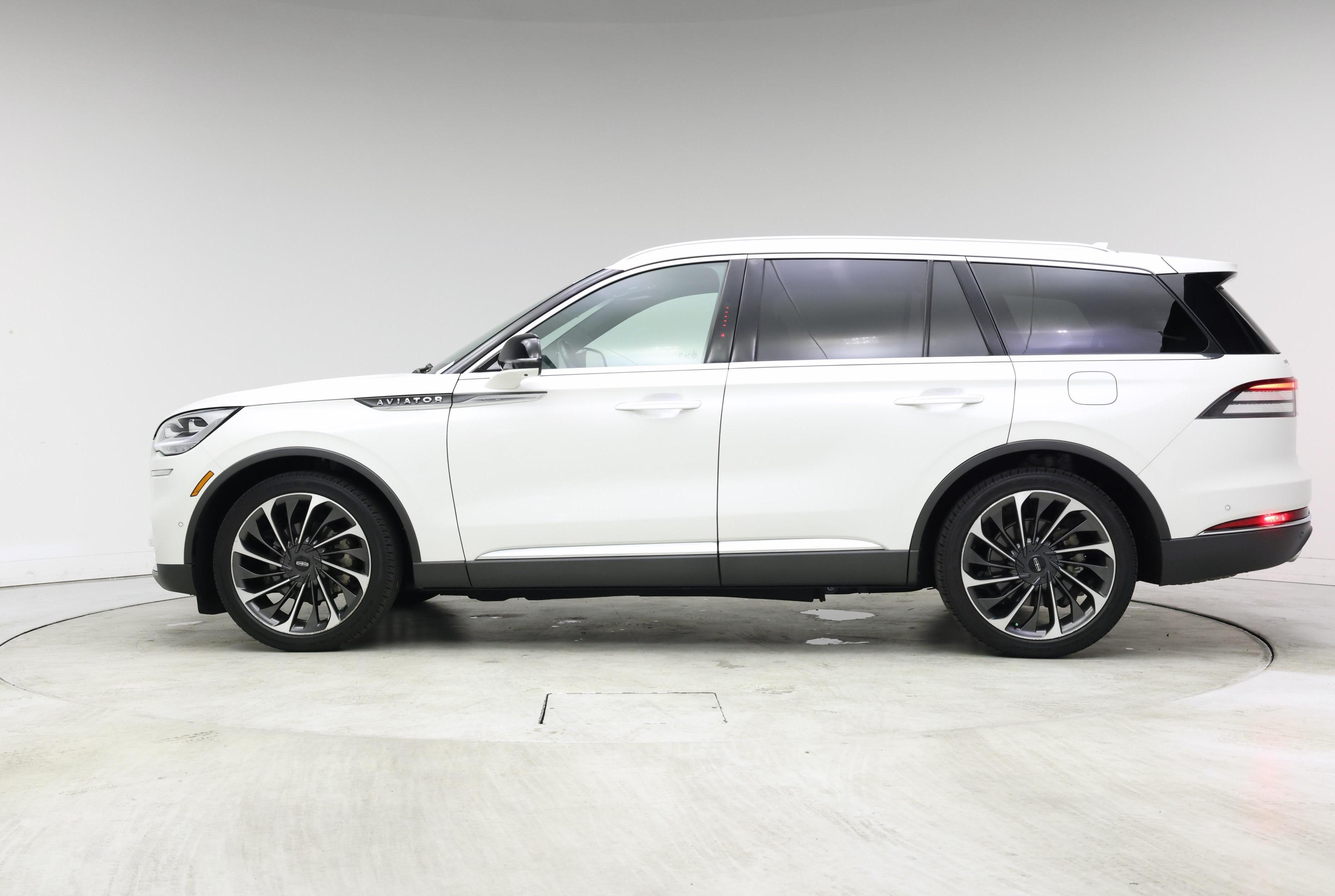 Thumbnail: 2022 Lincoln Aviator - 3