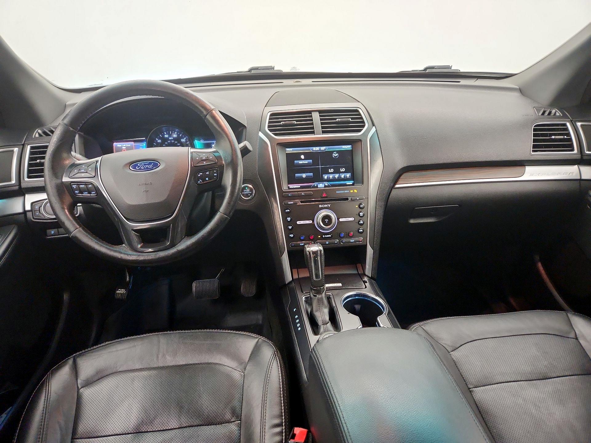 Thumbnail: 2016 Ford Explorer - 9