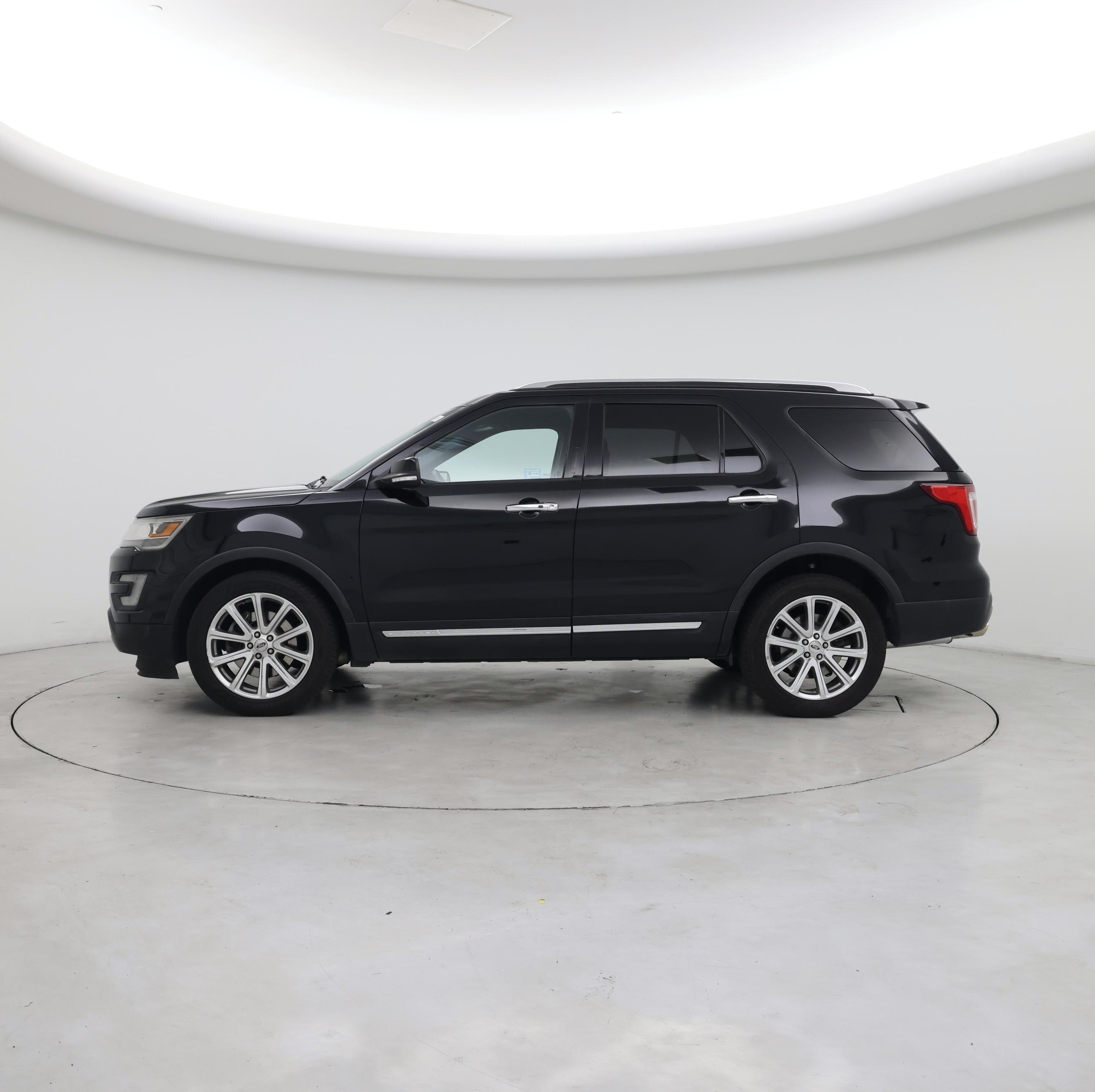 Thumbnail: 2016 Ford Explorer - 3