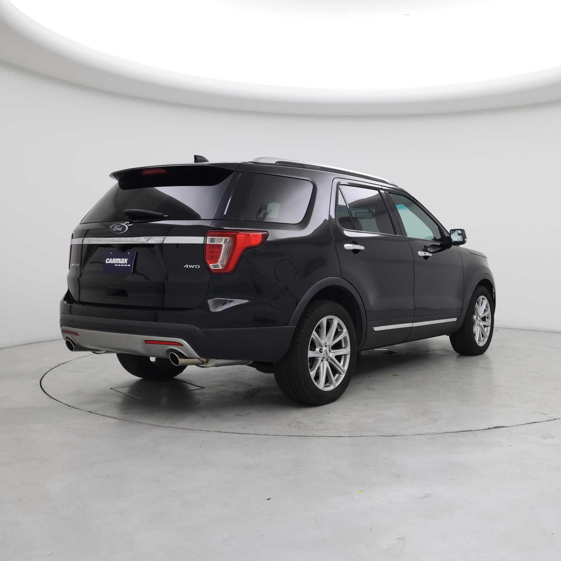 Thumbnail: 2016 Ford Explorer - 8
