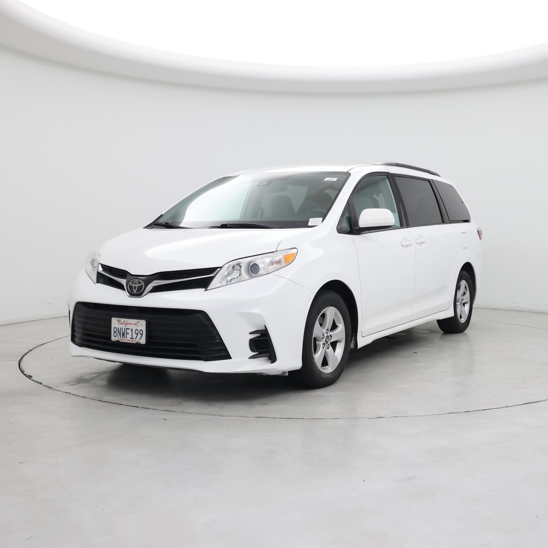 Thumbnail: 2019 Toyota Sienna - 4