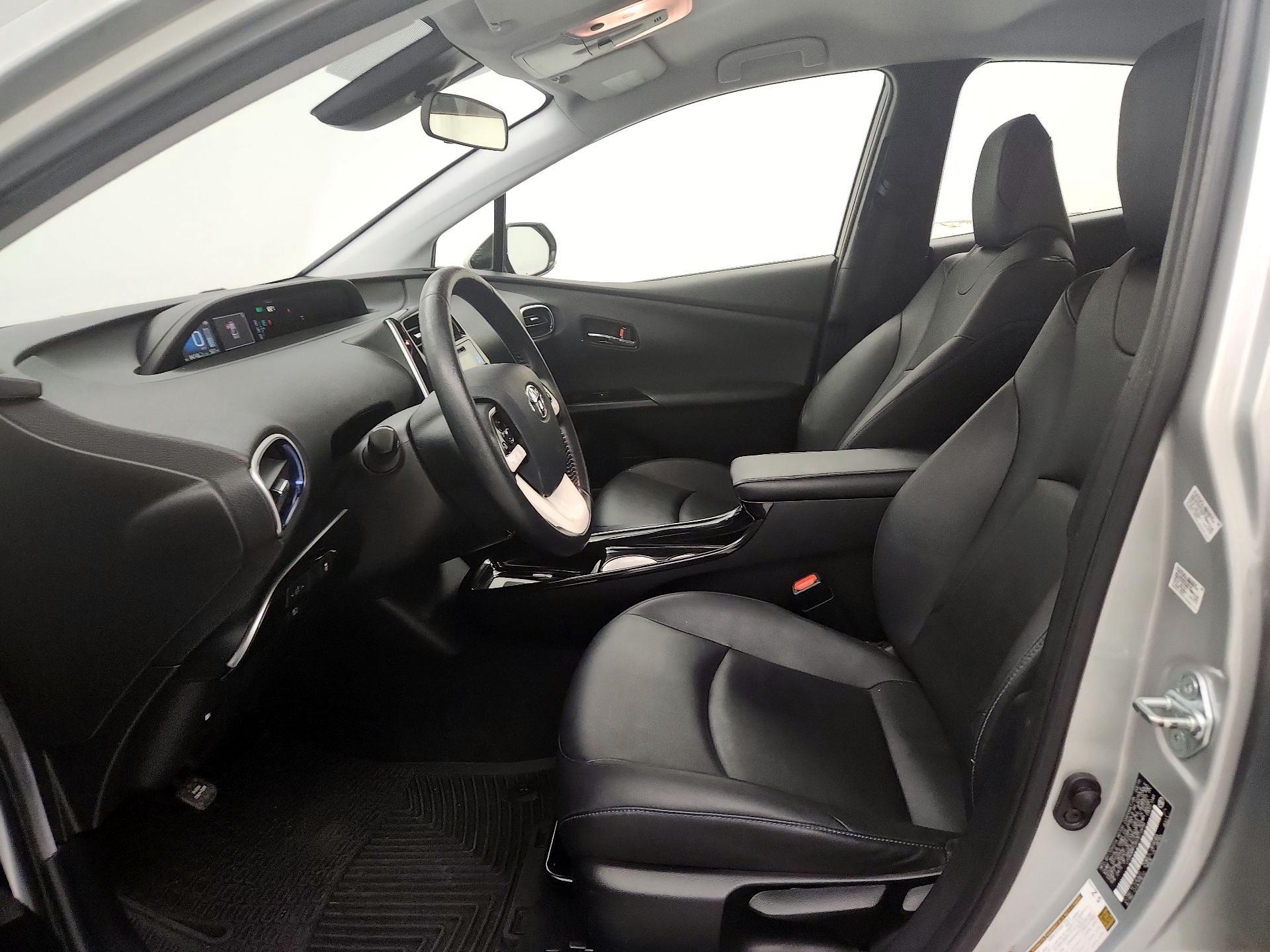 Thumbnail: 2016 Toyota Prius - 11