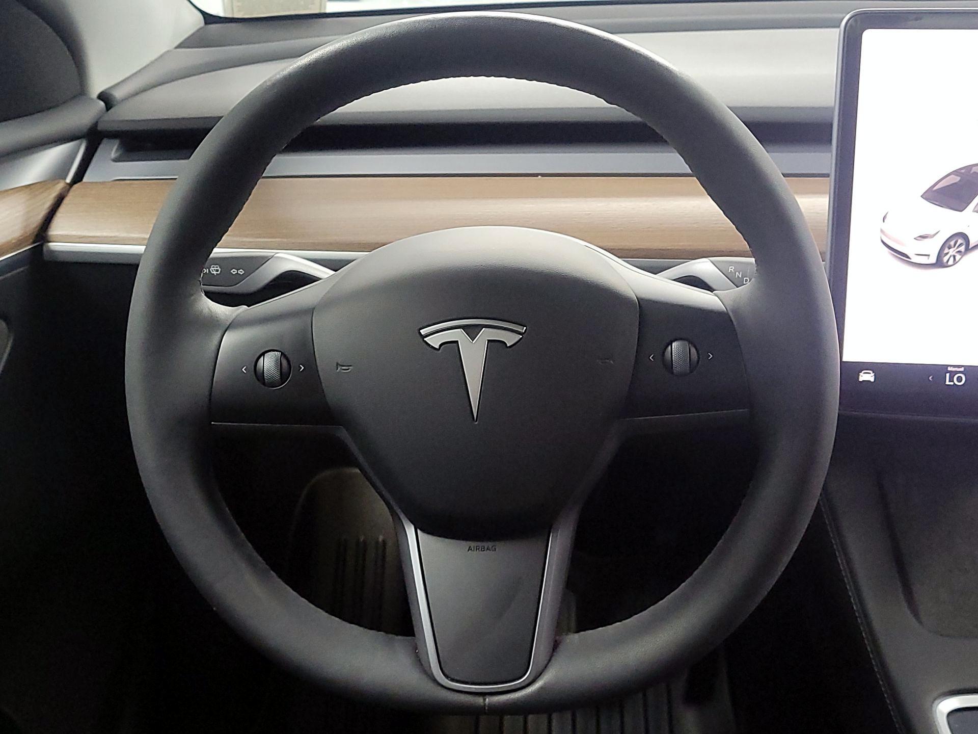 Thumbnail: 2023 Tesla Model Y - 10