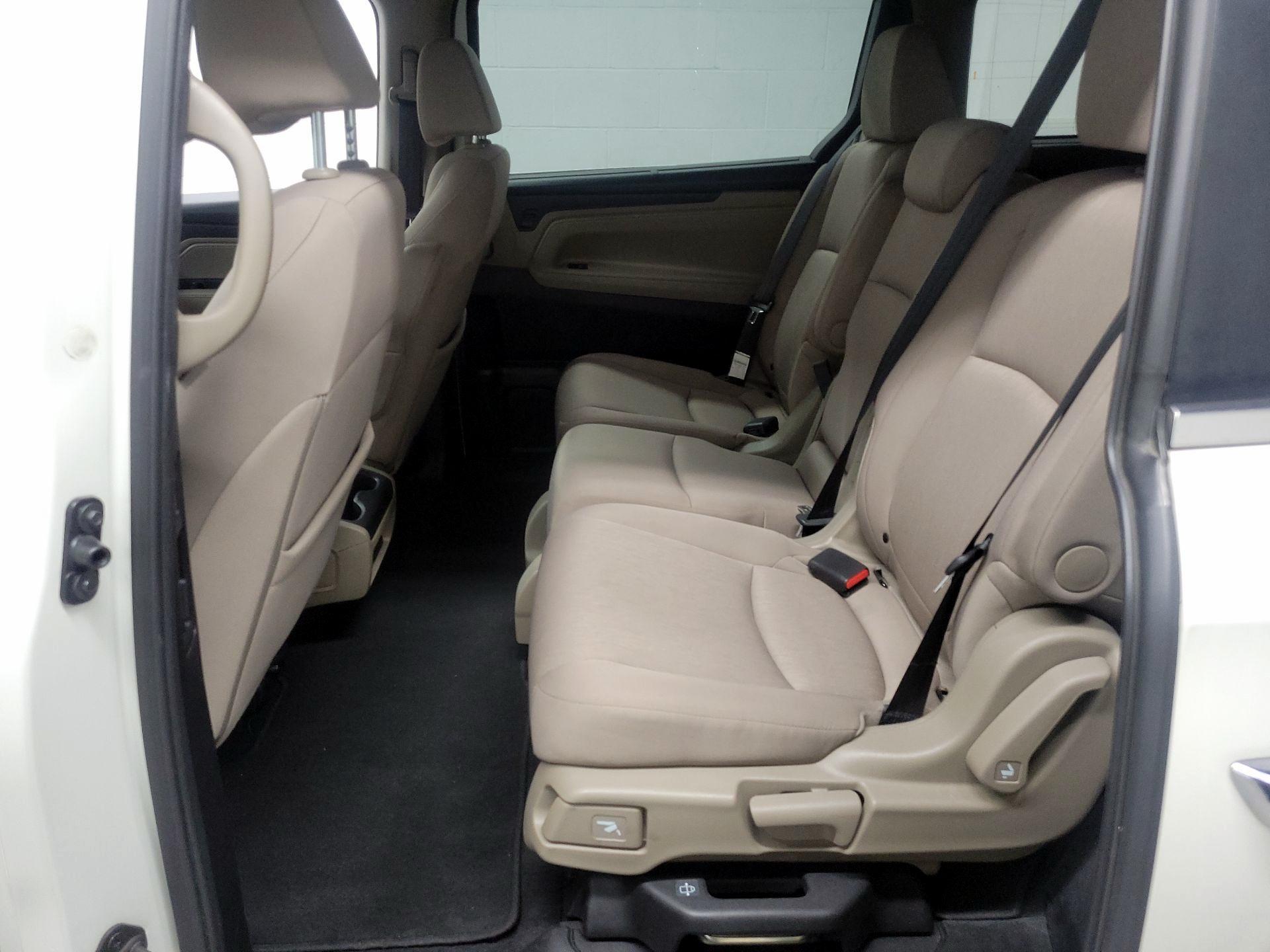 Thumbnail: 2019 Honda Odyssey - 18