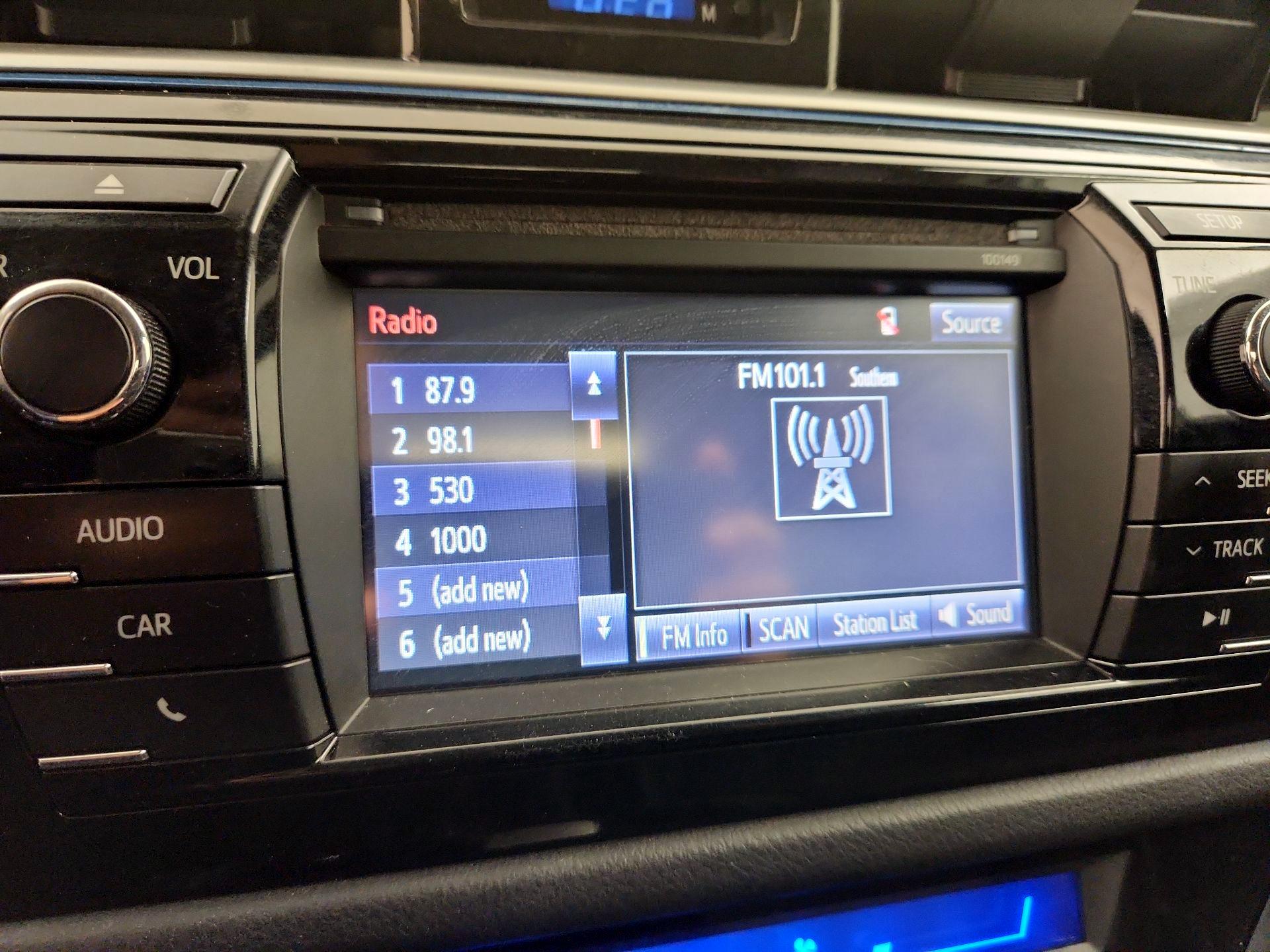 Thumbnail: 2015 Toyota Corolla - 15