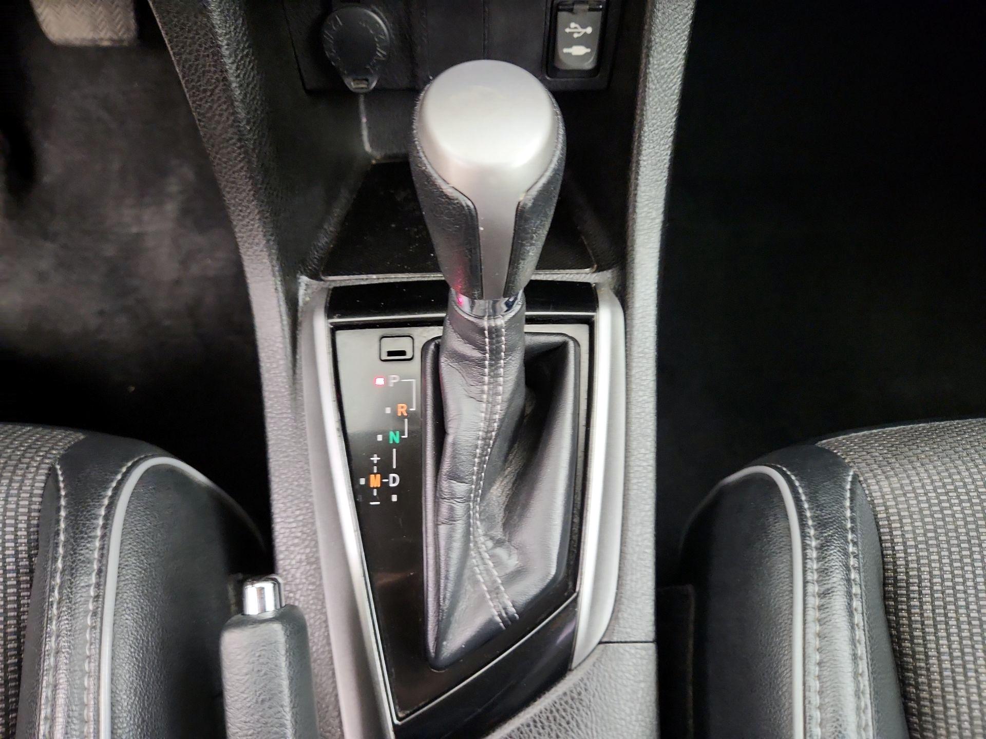 Thumbnail: 2015 Toyota Corolla - 17