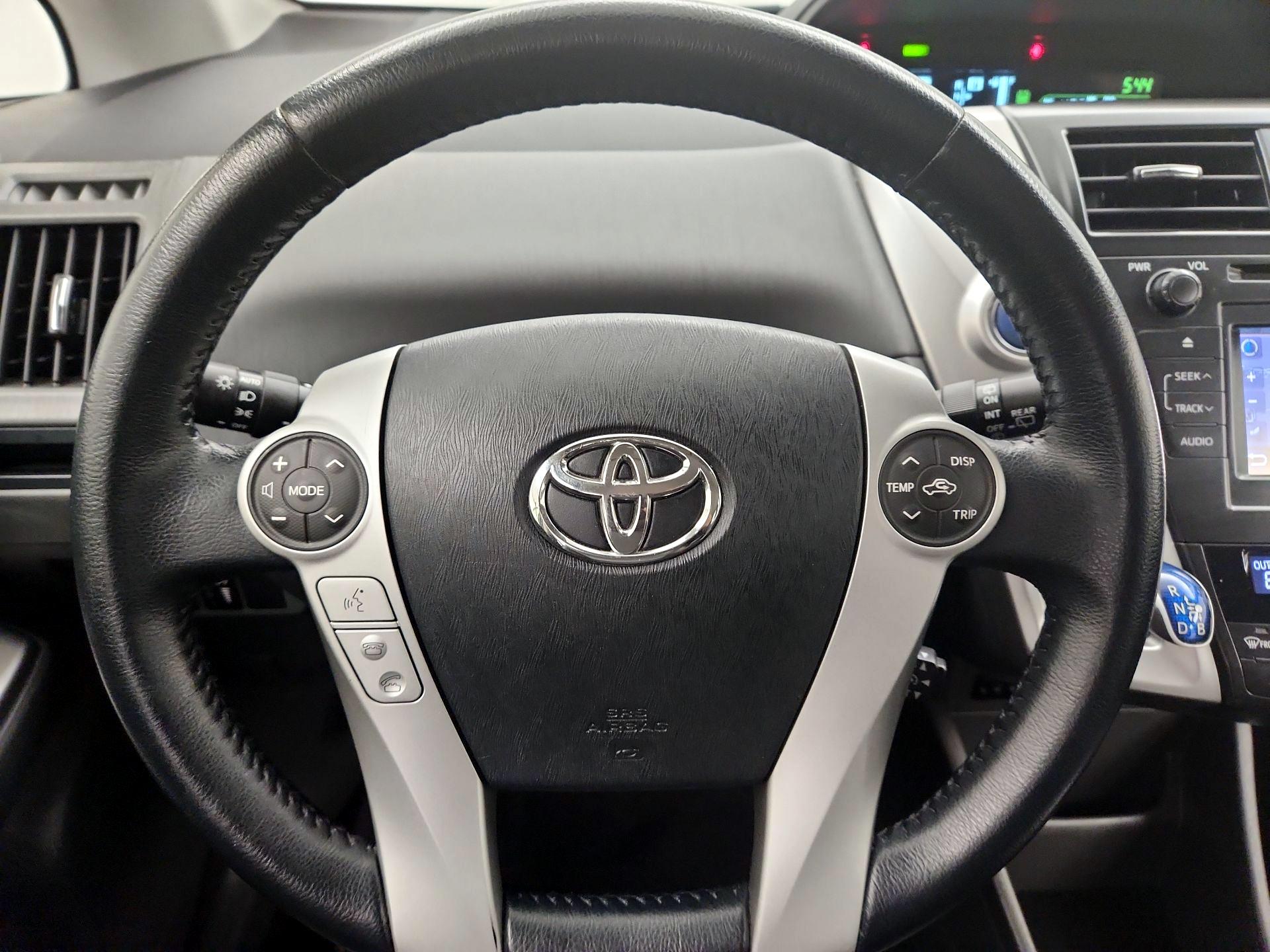 Thumbnail: 2013 Toyota Prius v - 10