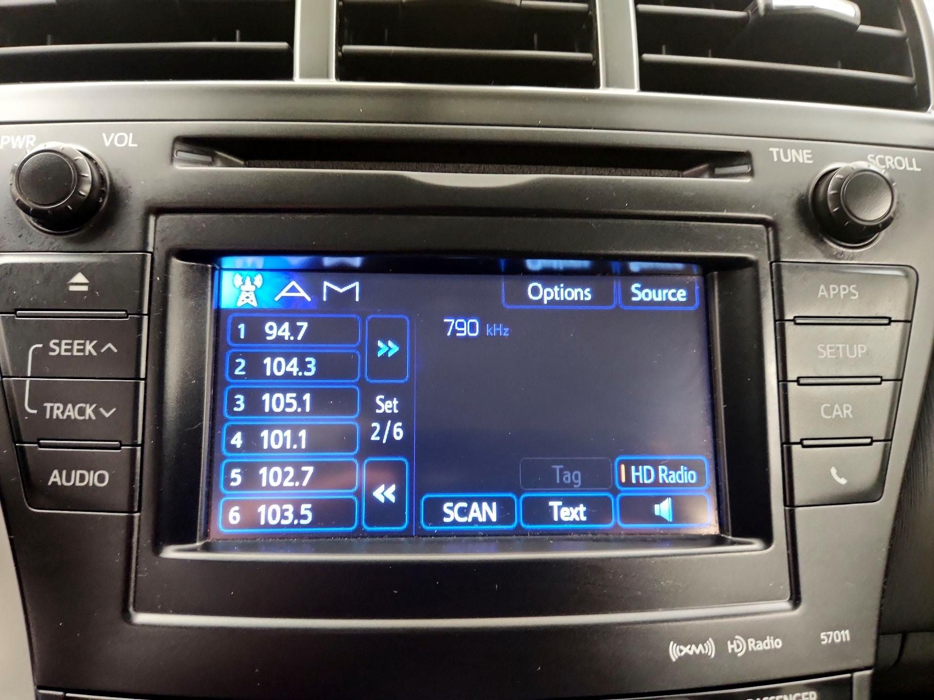 Thumbnail: 2013 Toyota Prius v - 16