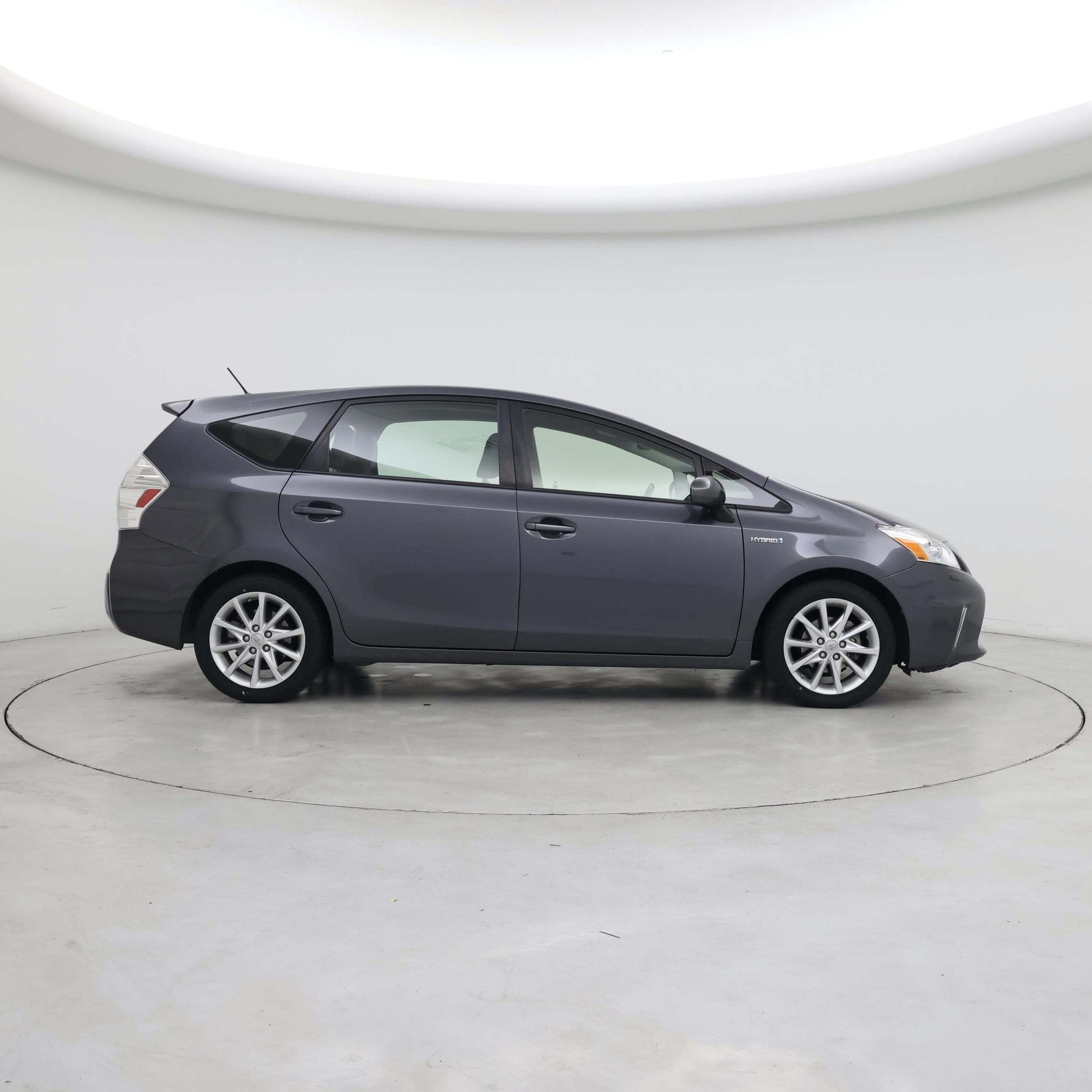 Thumbnail: 2013 Toyota Prius v - 7