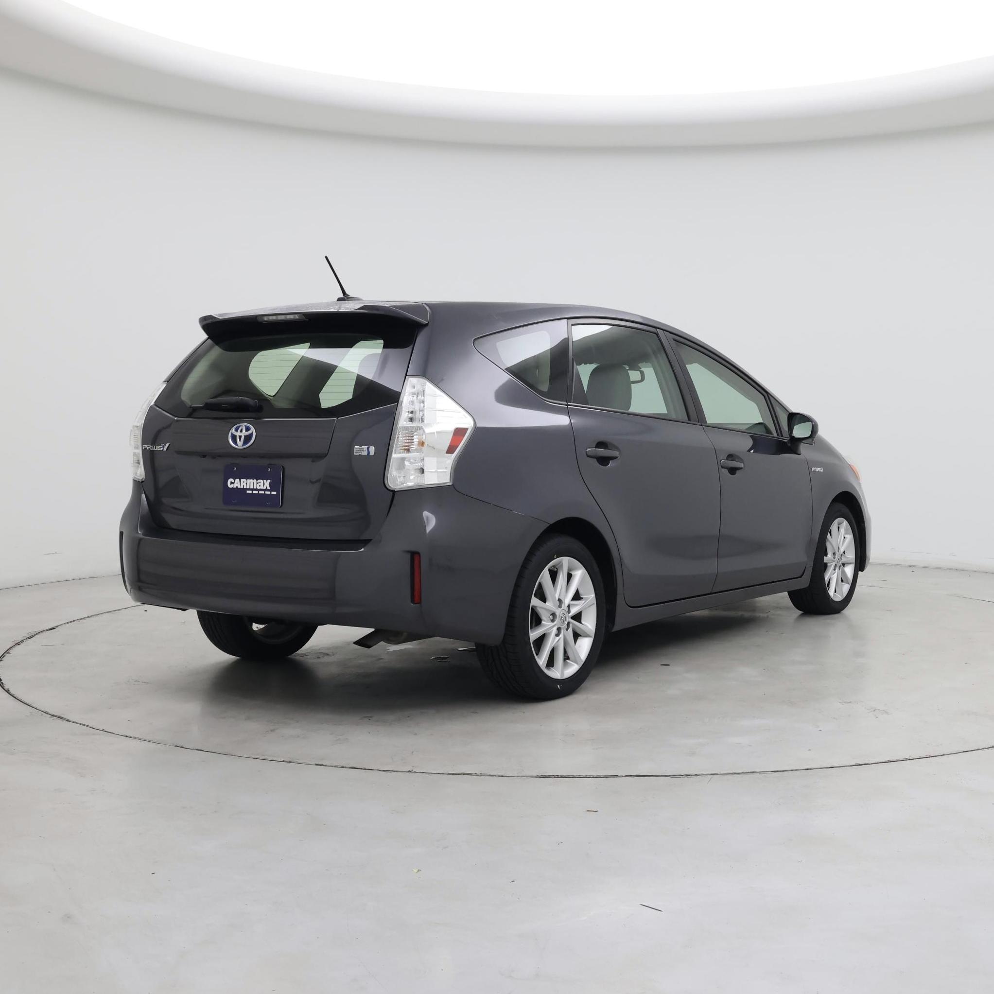 Thumbnail: 2013 Toyota Prius v - 8