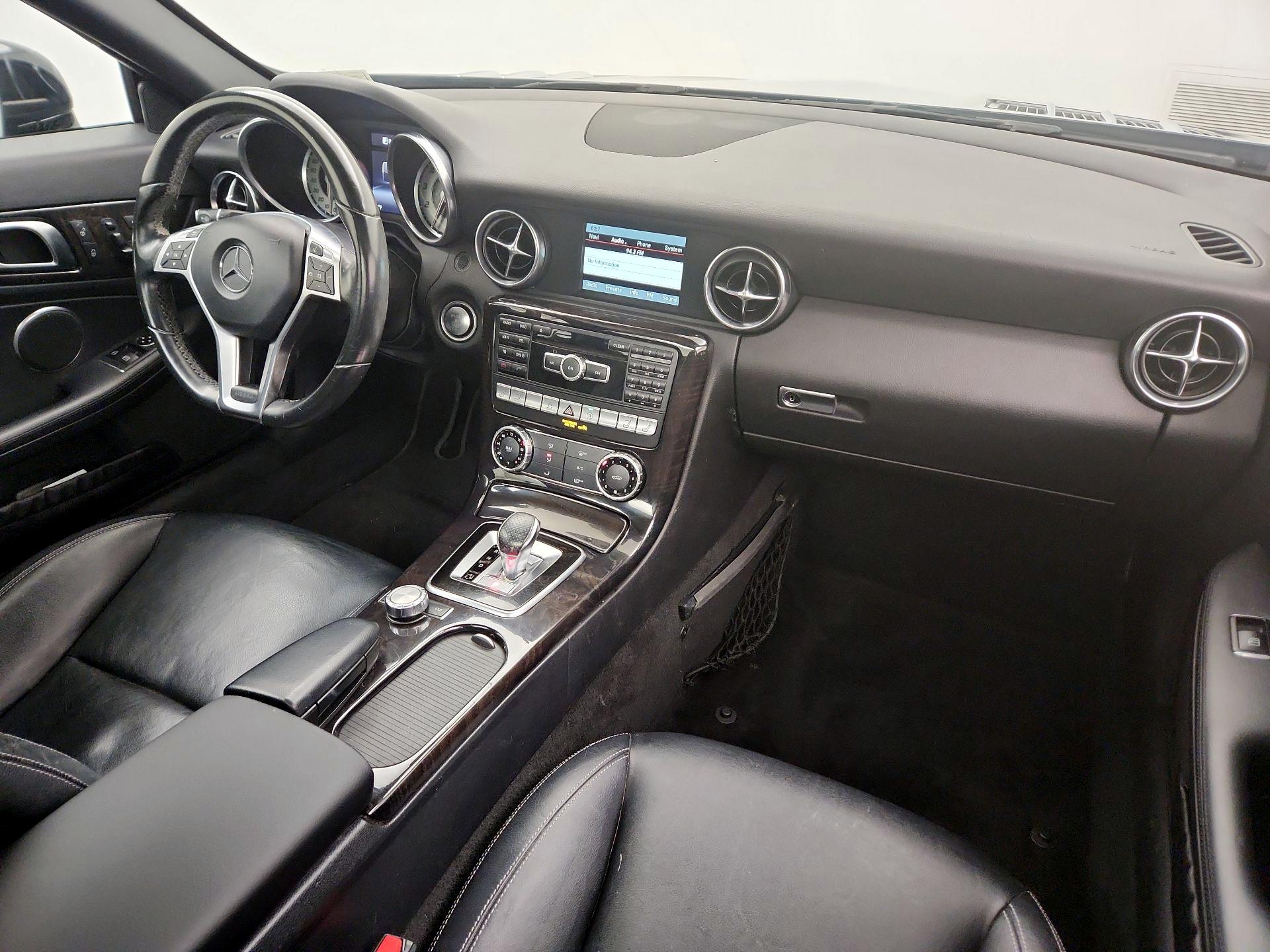 Thumbnail: 2016 Mercedes-Benz SLK - 9