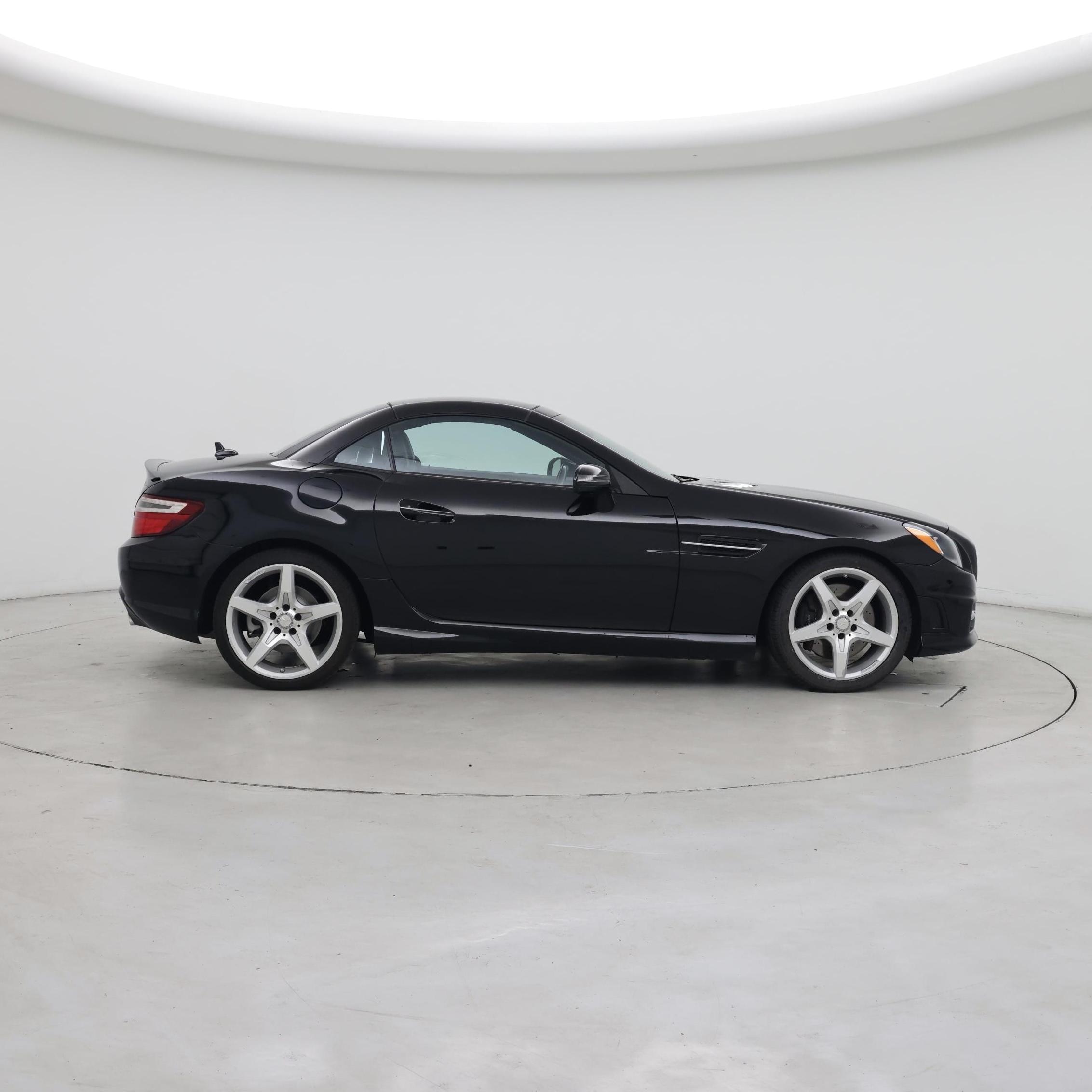 Thumbnail: 2016 Mercedes-Benz SLK - 7