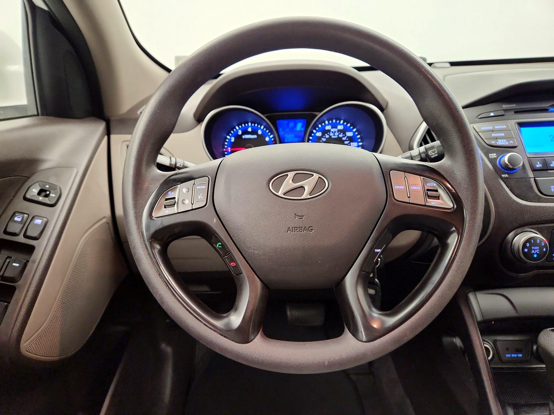 Thumbnail: 2015 Hyundai Tucson - 10