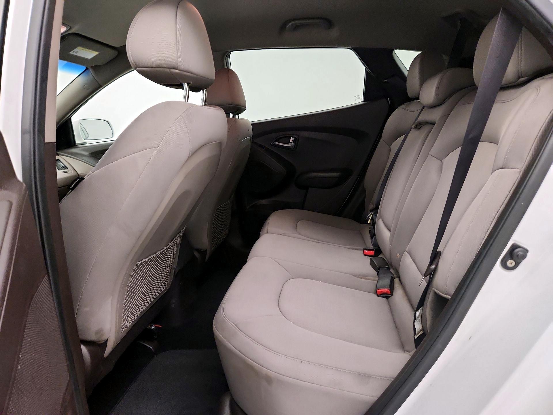 Thumbnail: 2015 Hyundai Tucson - 18