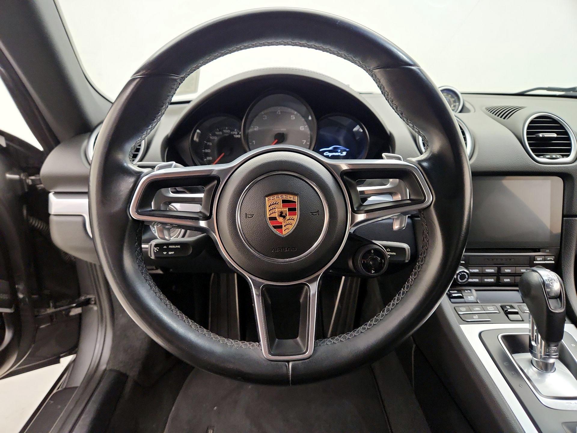 Thumbnail: 2018 Porsche 718 Cayman - 10