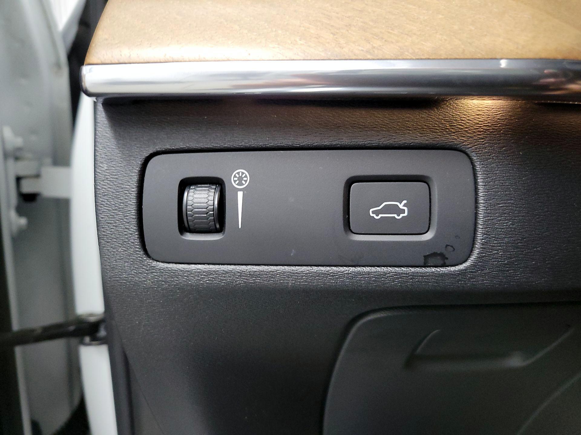 Thumbnail: 2019 Volvo XC90 - 13