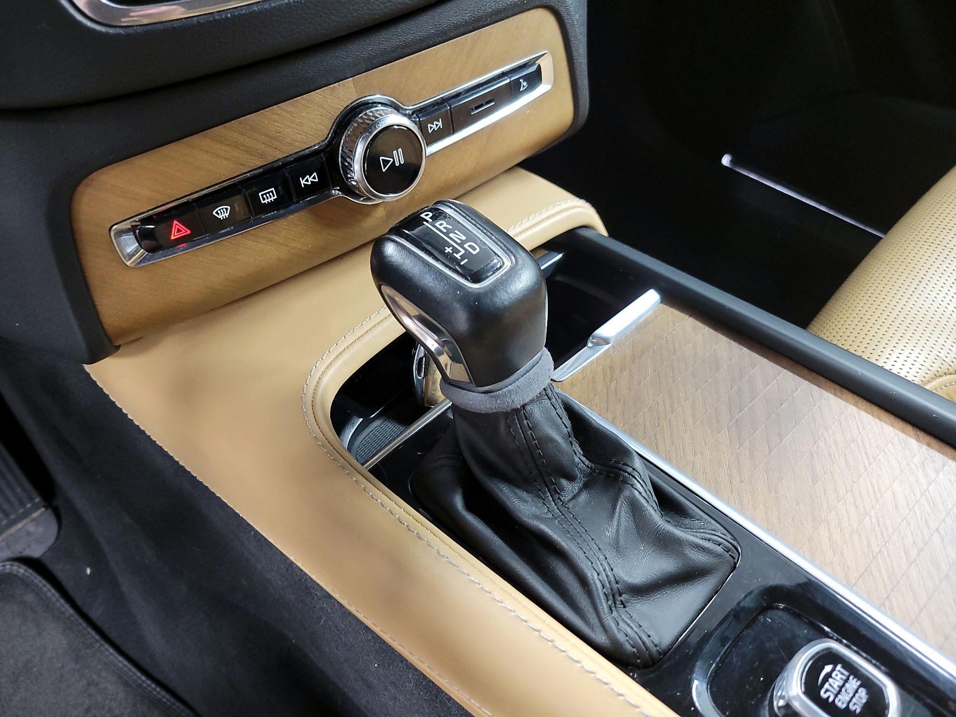 Thumbnail: 2019 Volvo XC90 - 18