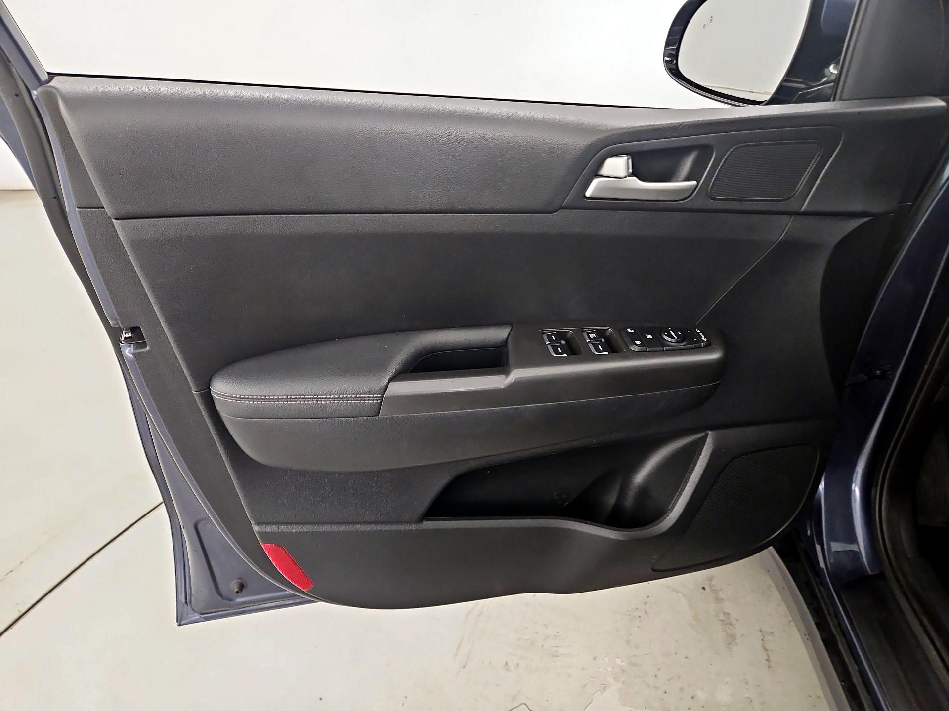 Thumbnail: 2020 Kia Sportage - 12