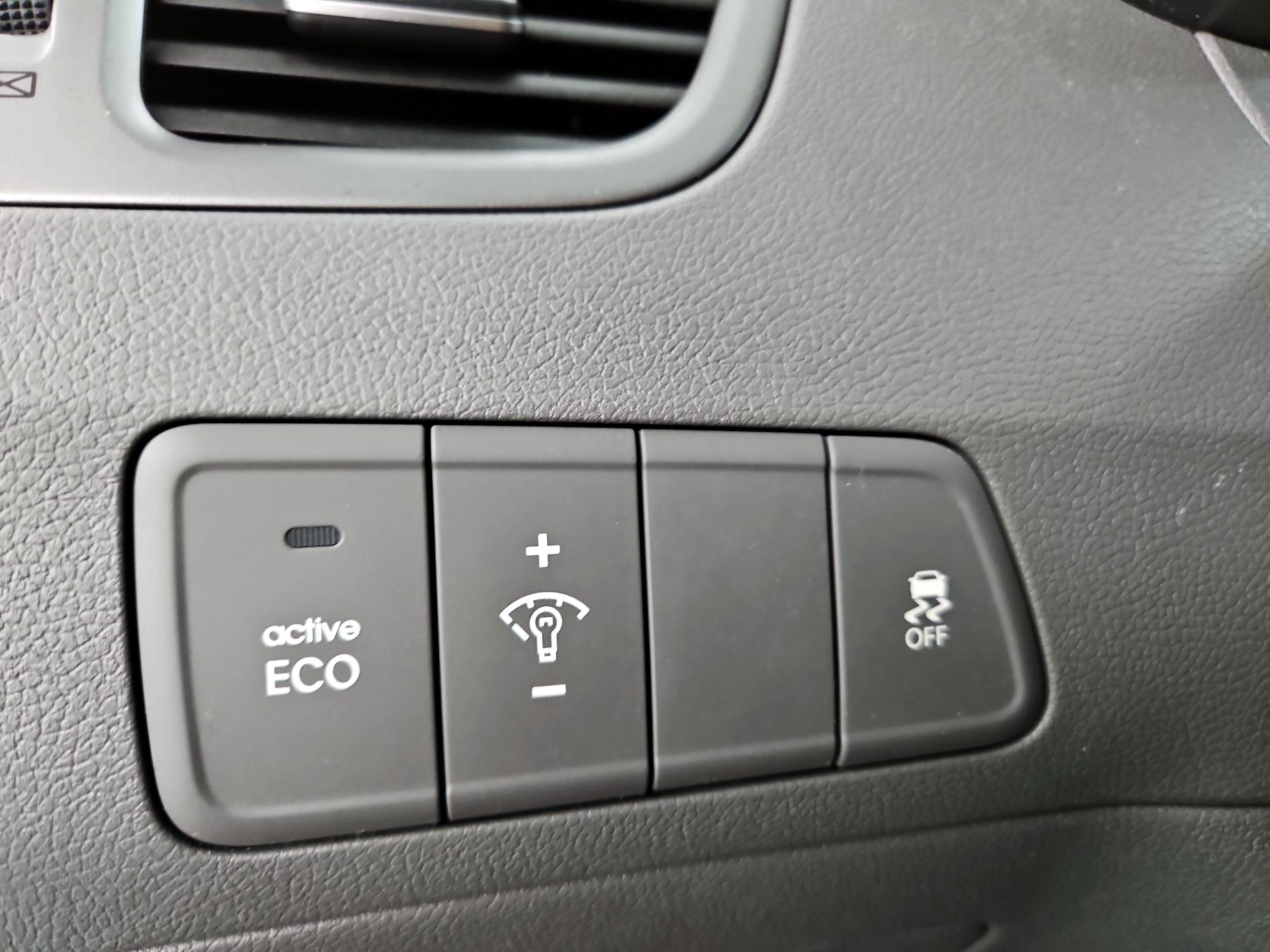 Thumbnail: 2015 Hyundai Elantra - 13