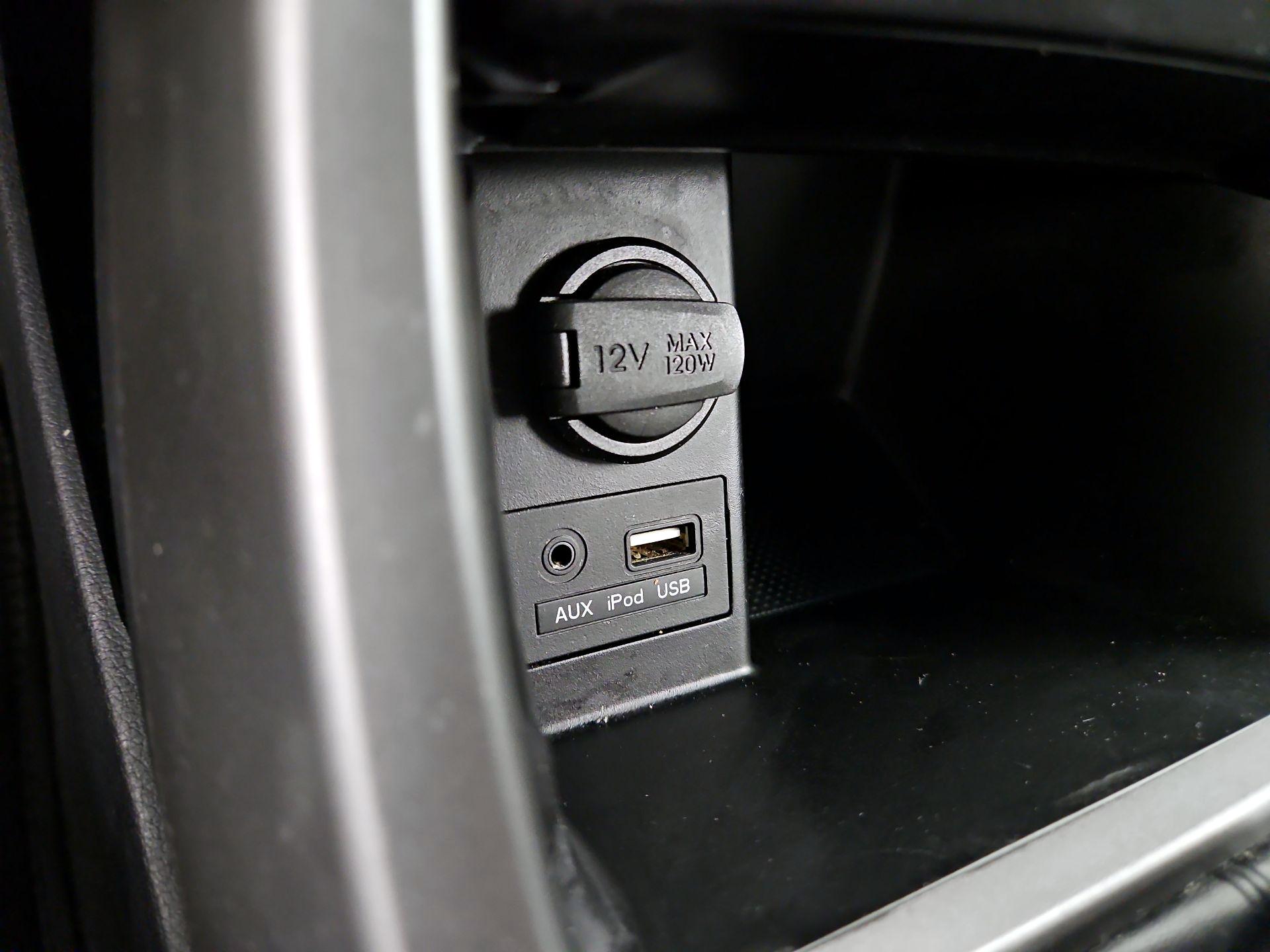 Thumbnail: 2015 Hyundai Elantra - 18