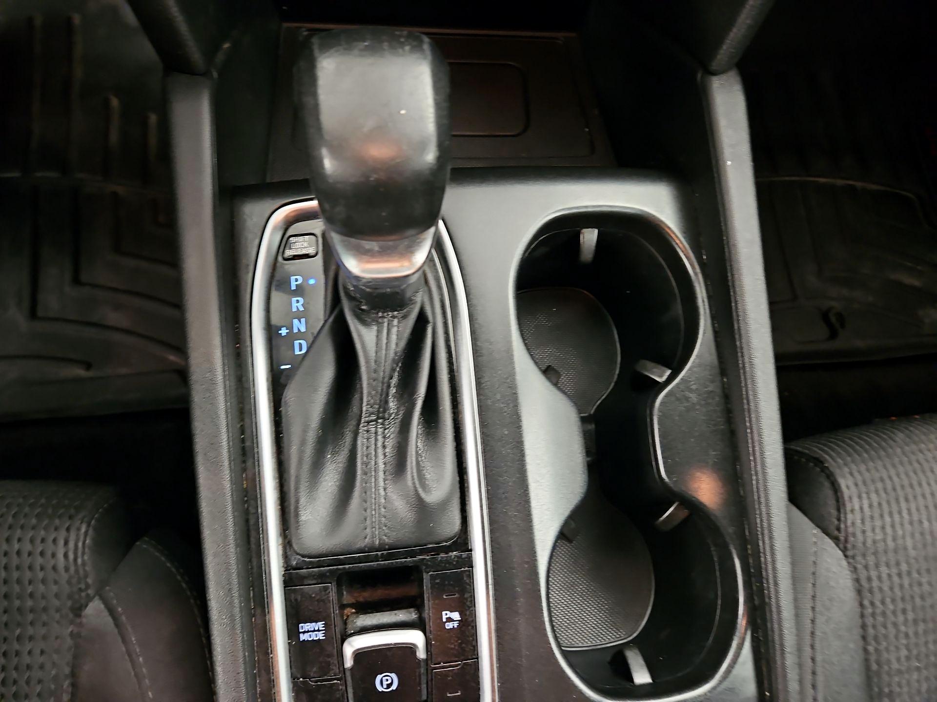 Thumbnail: 2020 Hyundai Santa Fe - 17