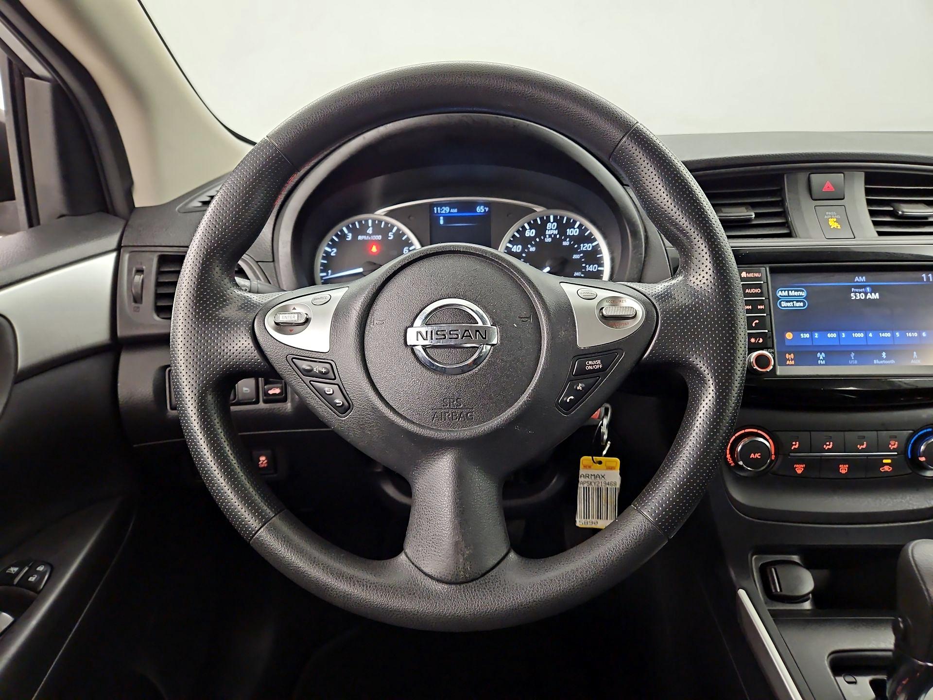 Thumbnail: 2019 Nissan Sentra - 10