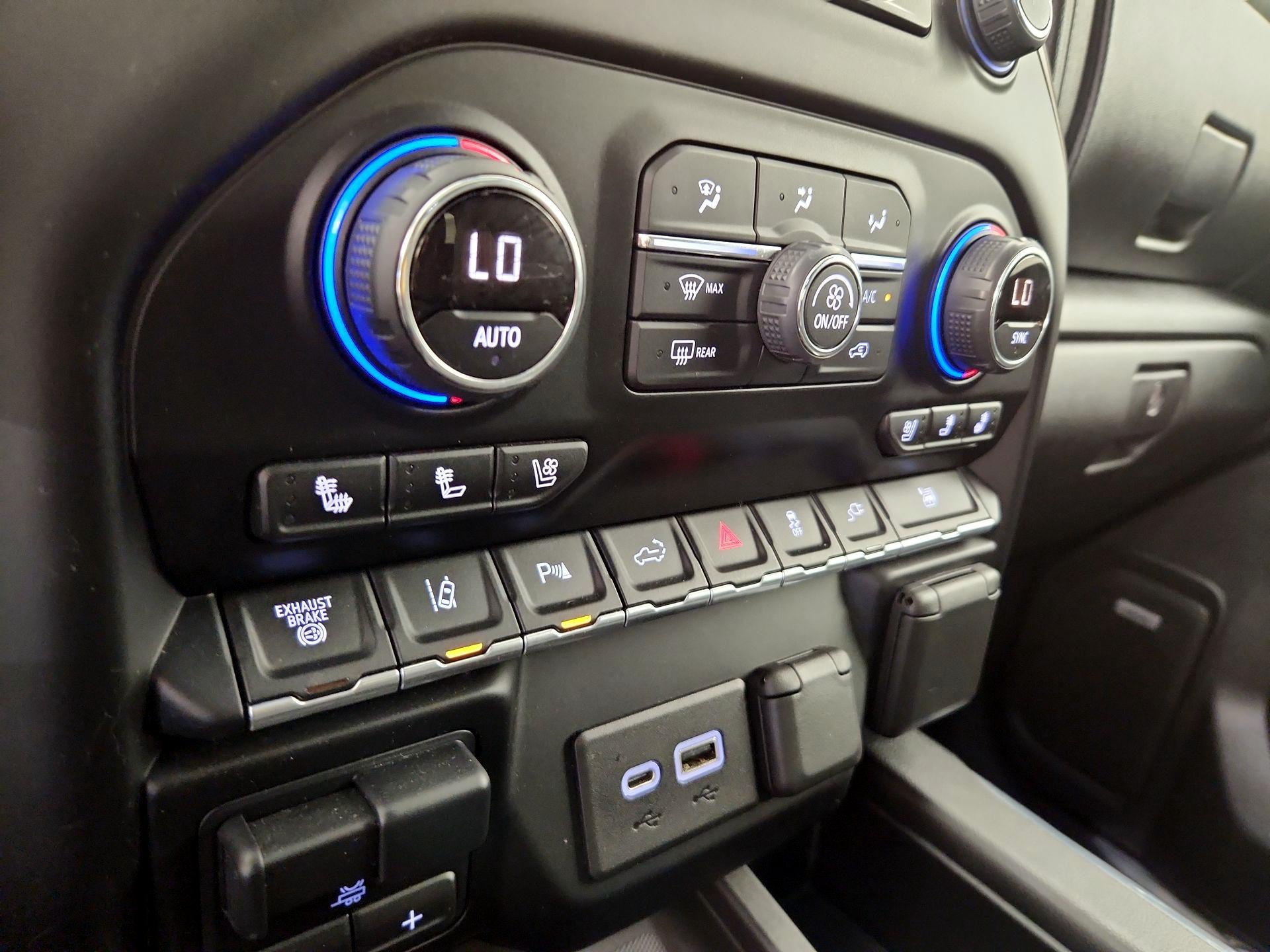 Thumbnail: 2020 Chevrolet Silverado 3500 - 16