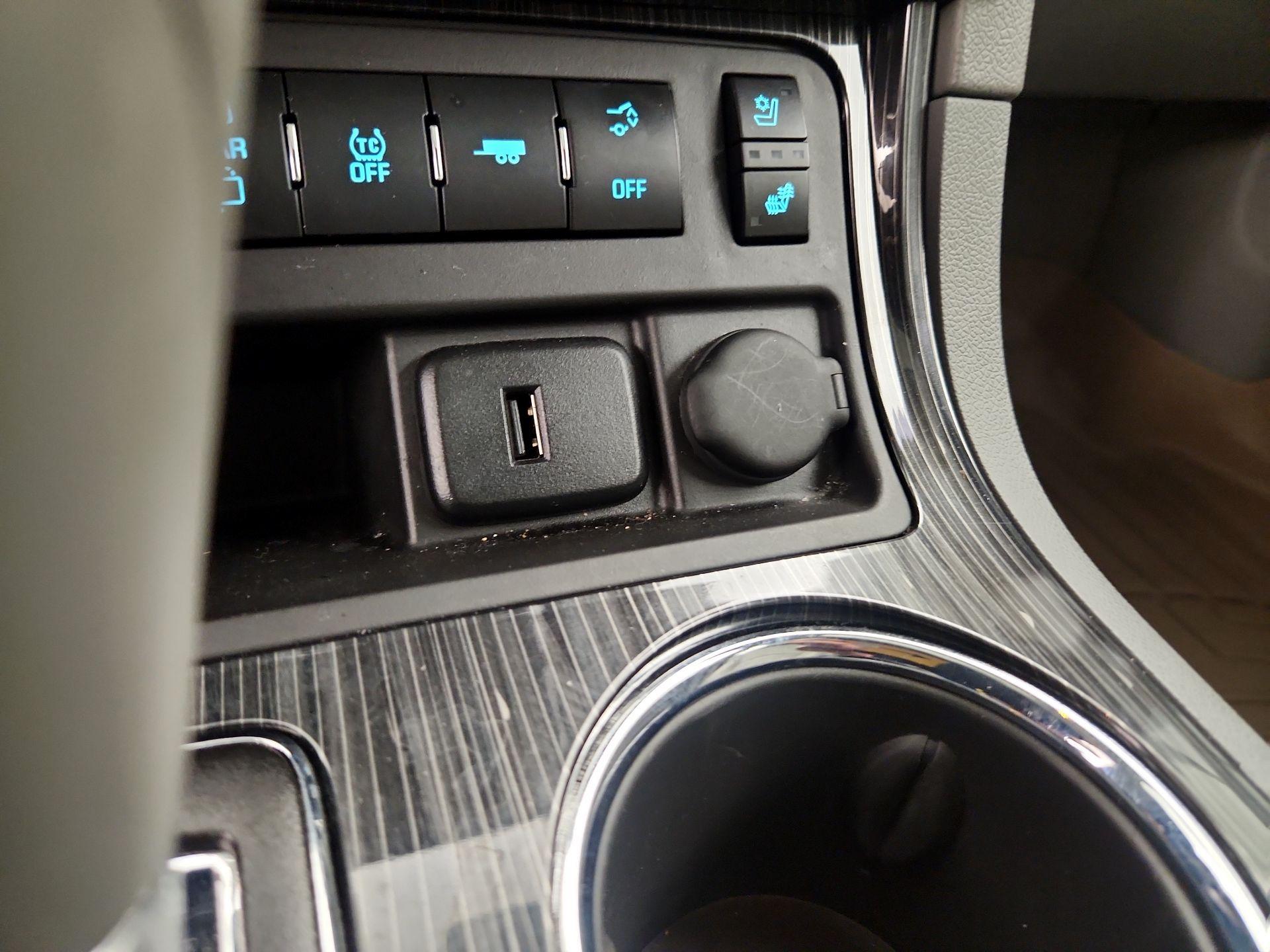 Thumbnail: 2017 Chevrolet Traverse - 19