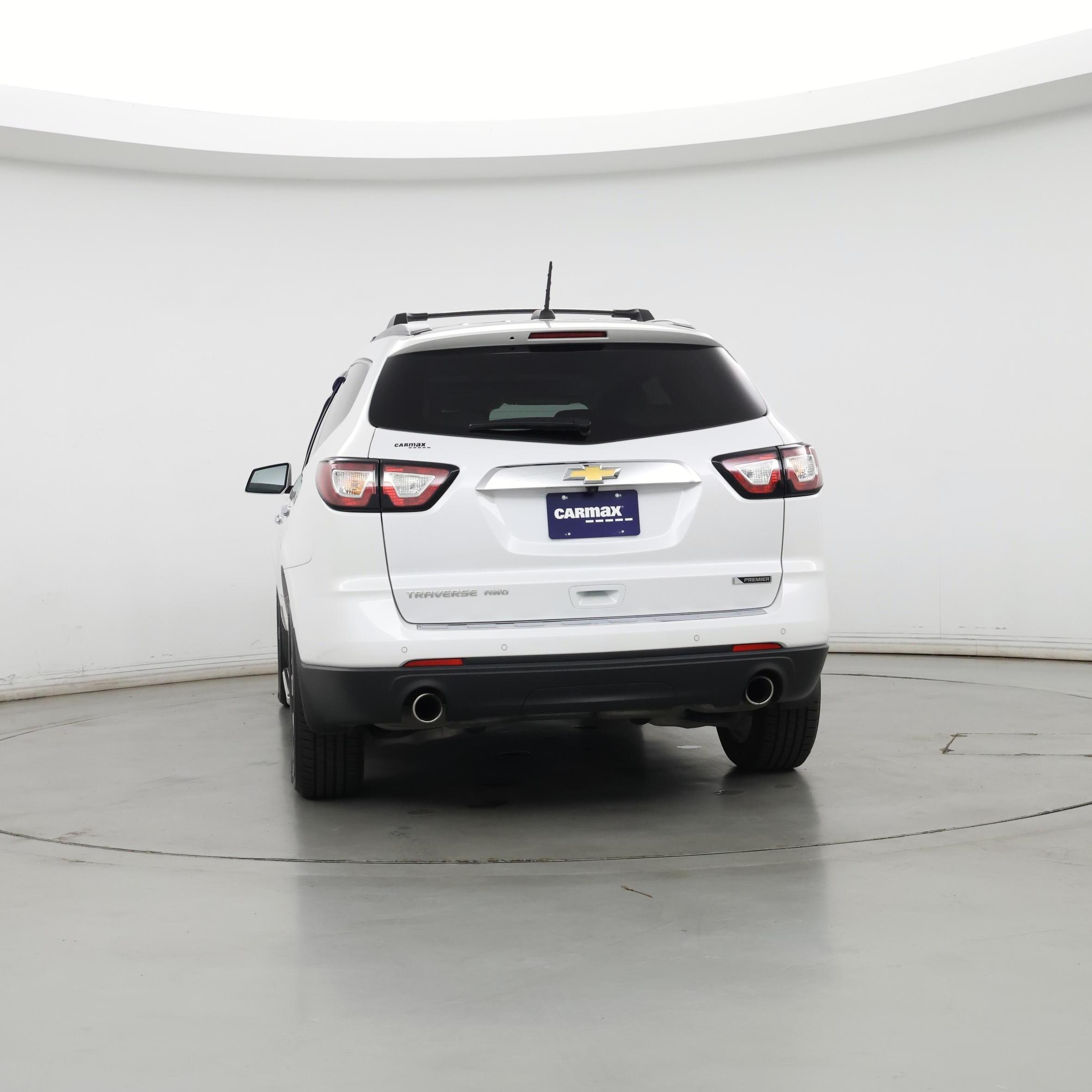 Thumbnail: 2017 Chevrolet Traverse - 6