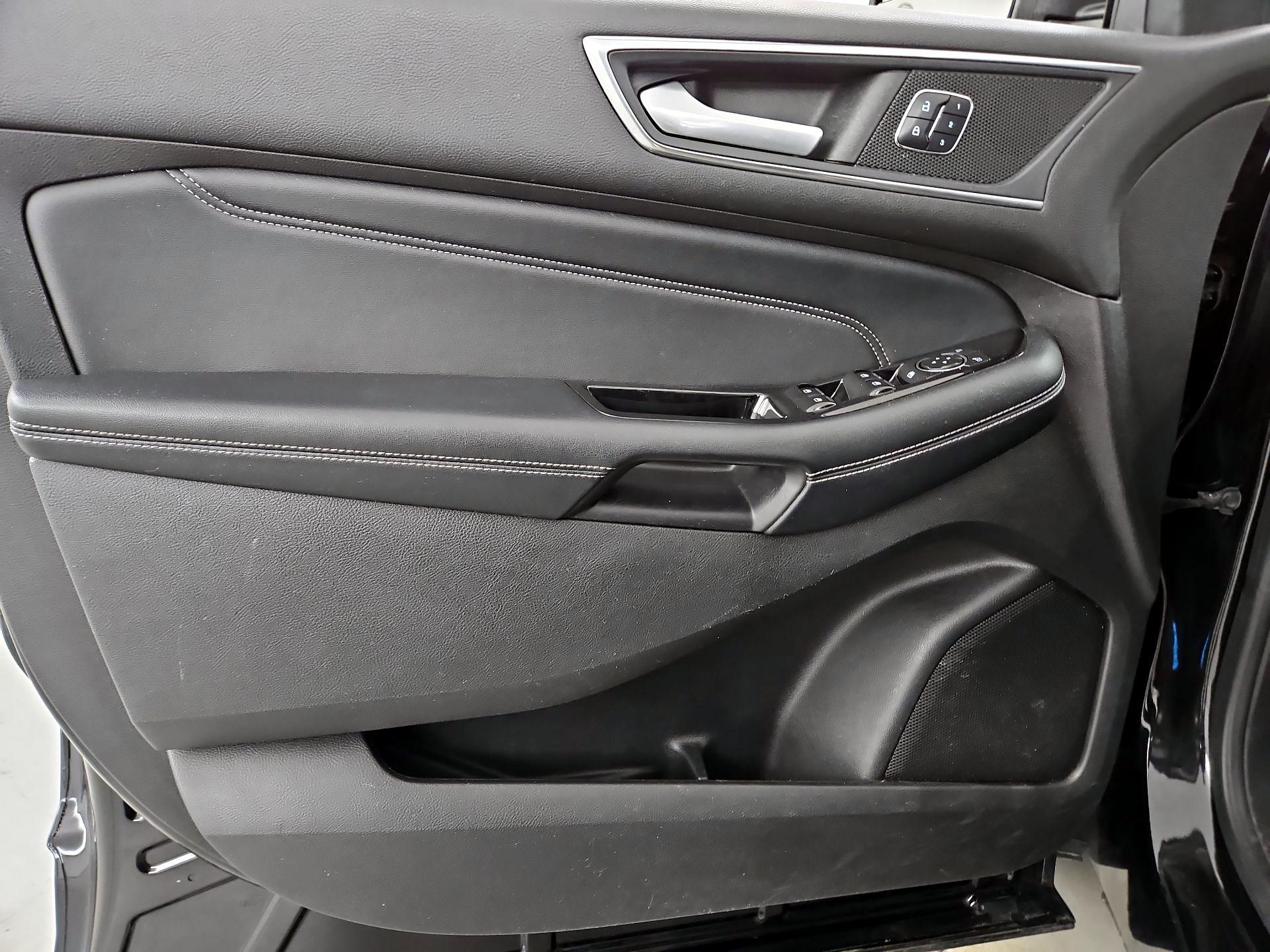 Thumbnail: 2018 Ford Edge - 12