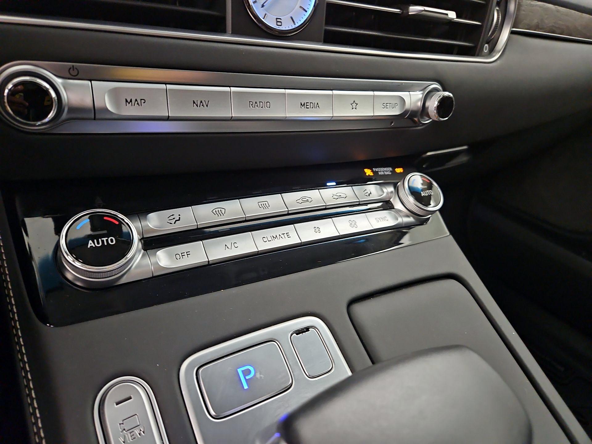 Thumbnail: 2021 Genesis G90 - 17