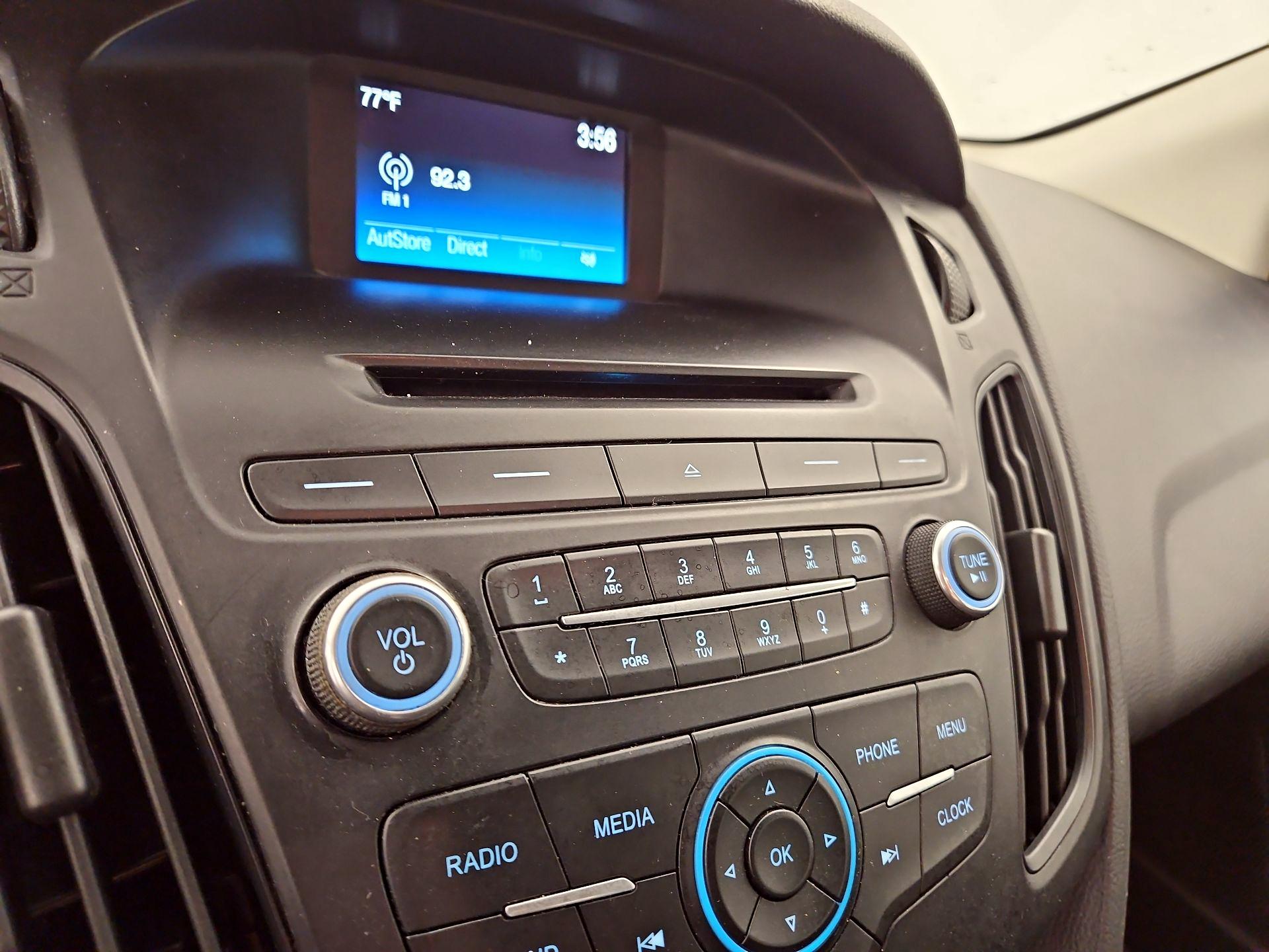 Thumbnail: 2016 Ford Focus - 15