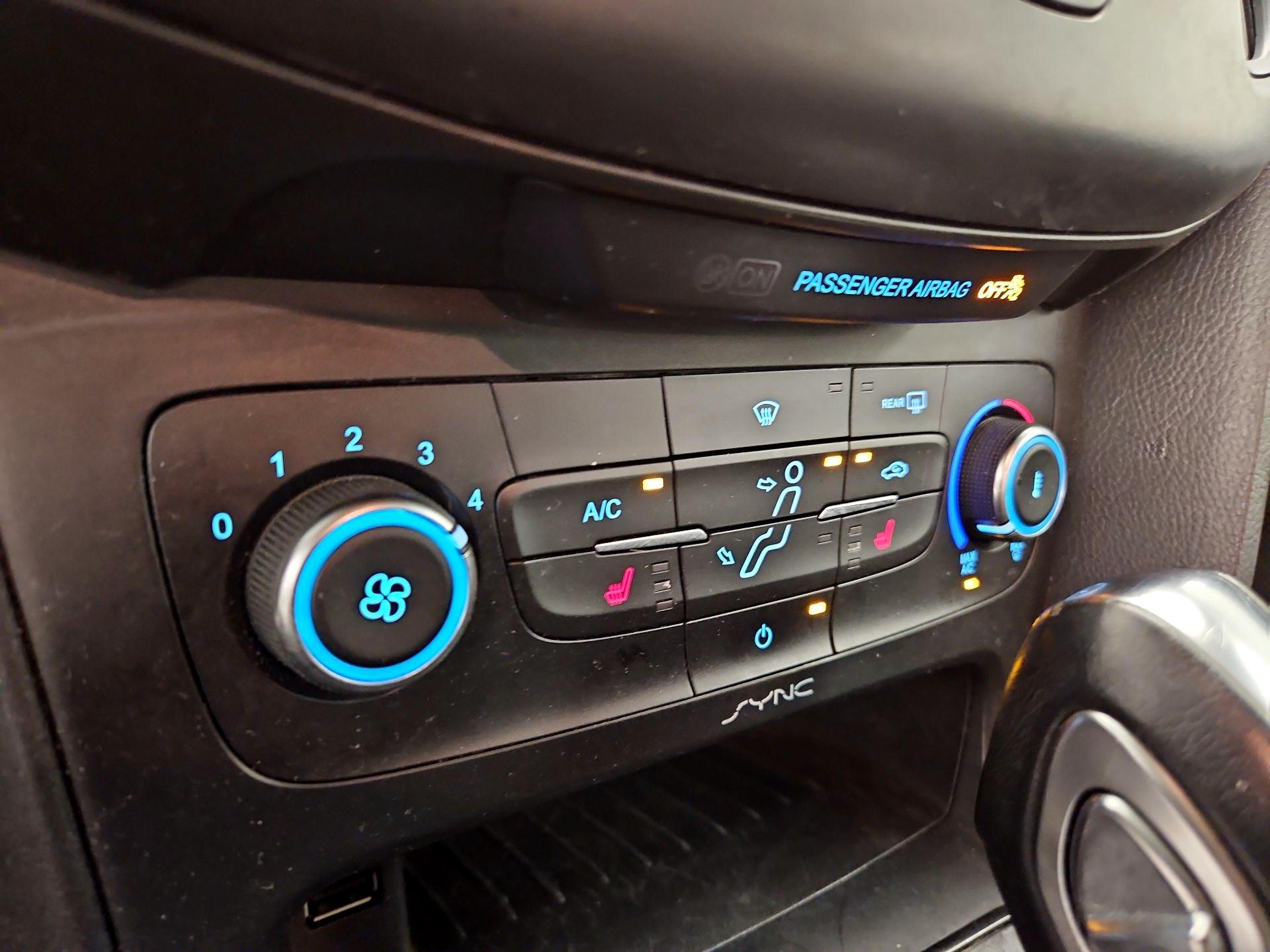 Thumbnail: 2016 Ford Focus - 16