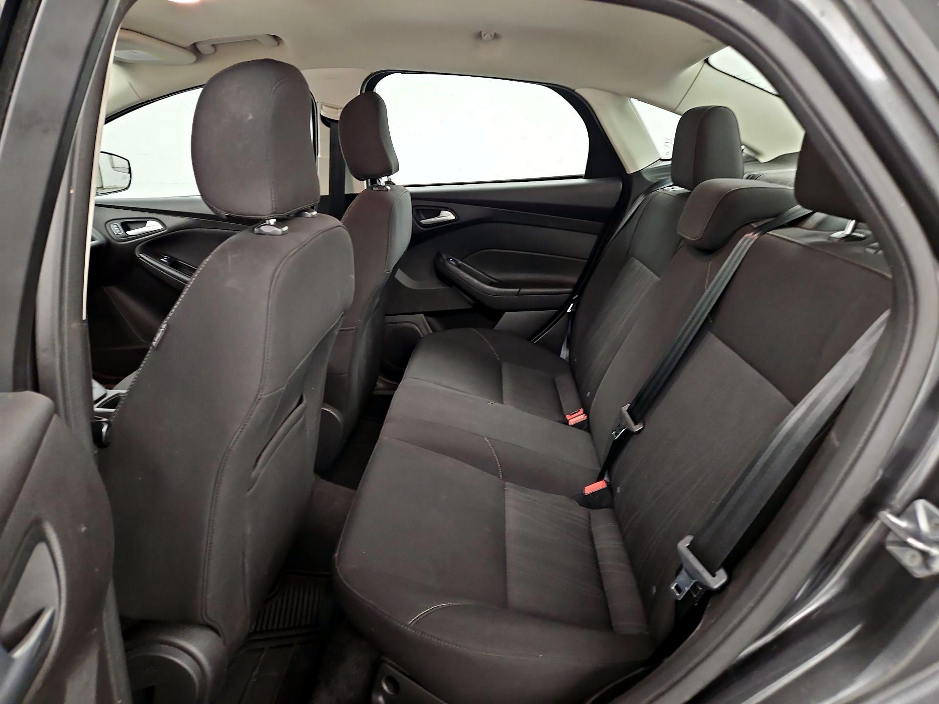 Thumbnail: 2016 Ford Focus - 19