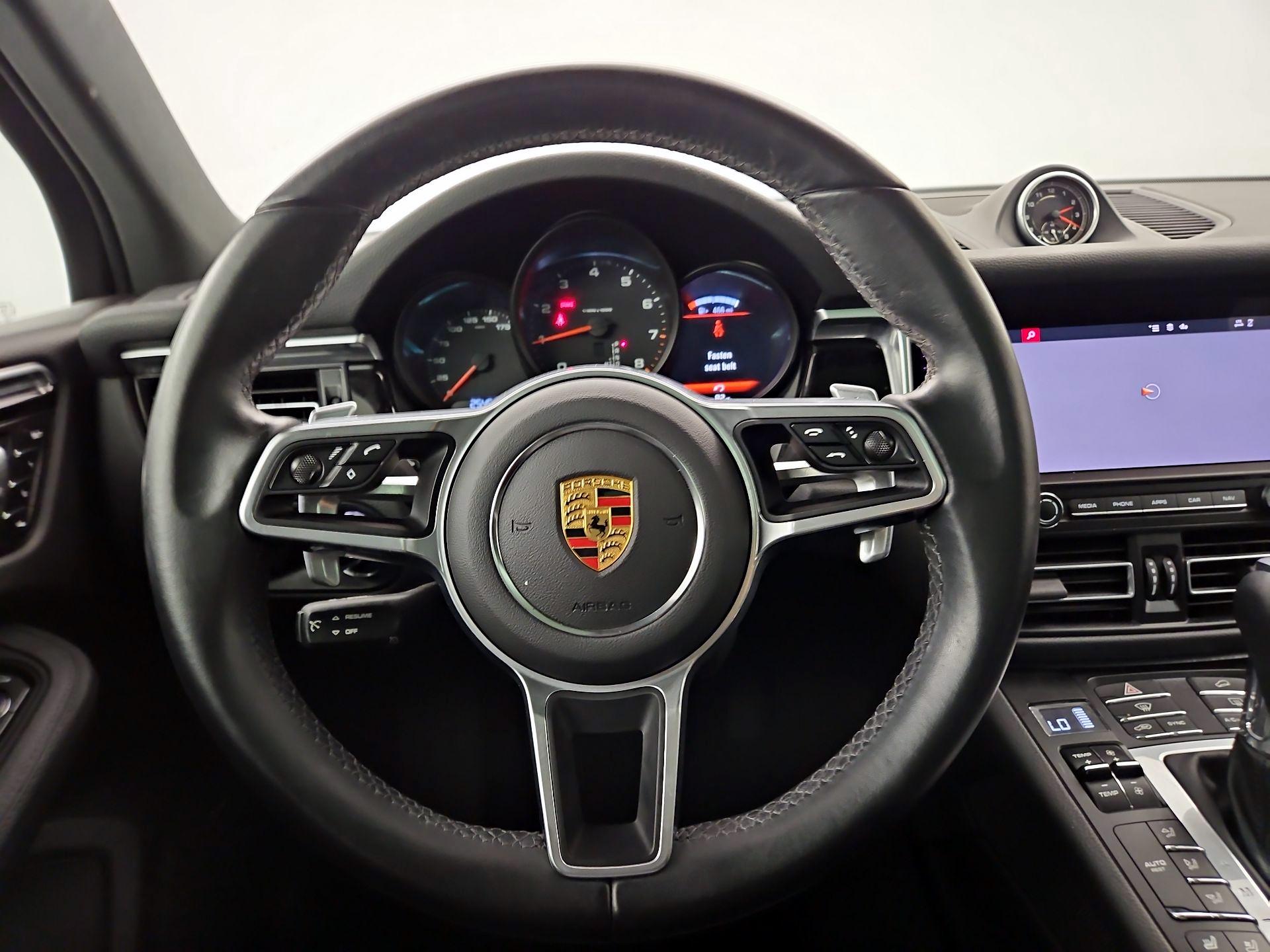 Thumbnail: 2021 Porsche Macan - 10