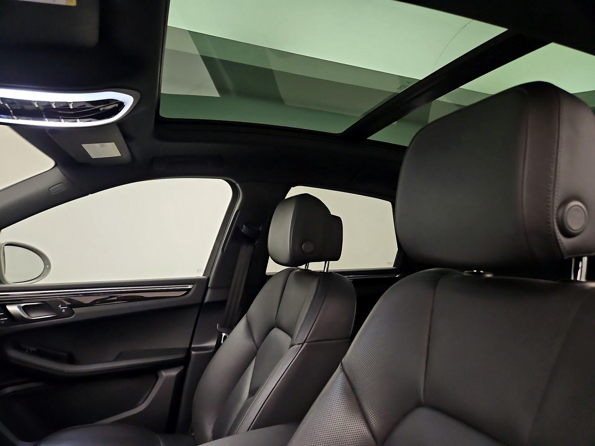 Thumbnail: 2021 Porsche Macan - 20
