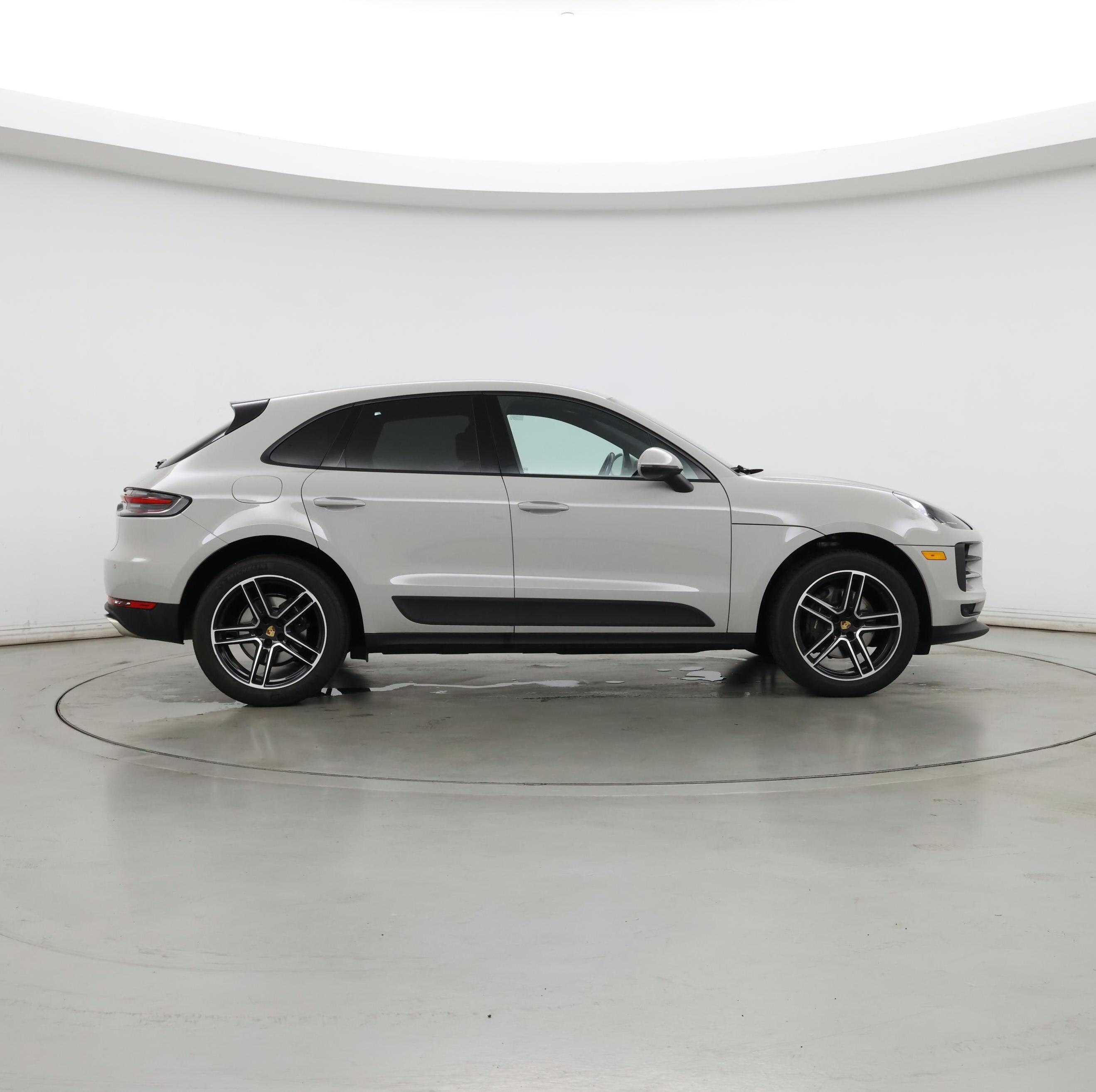 Thumbnail: 2021 Porsche Macan - 7