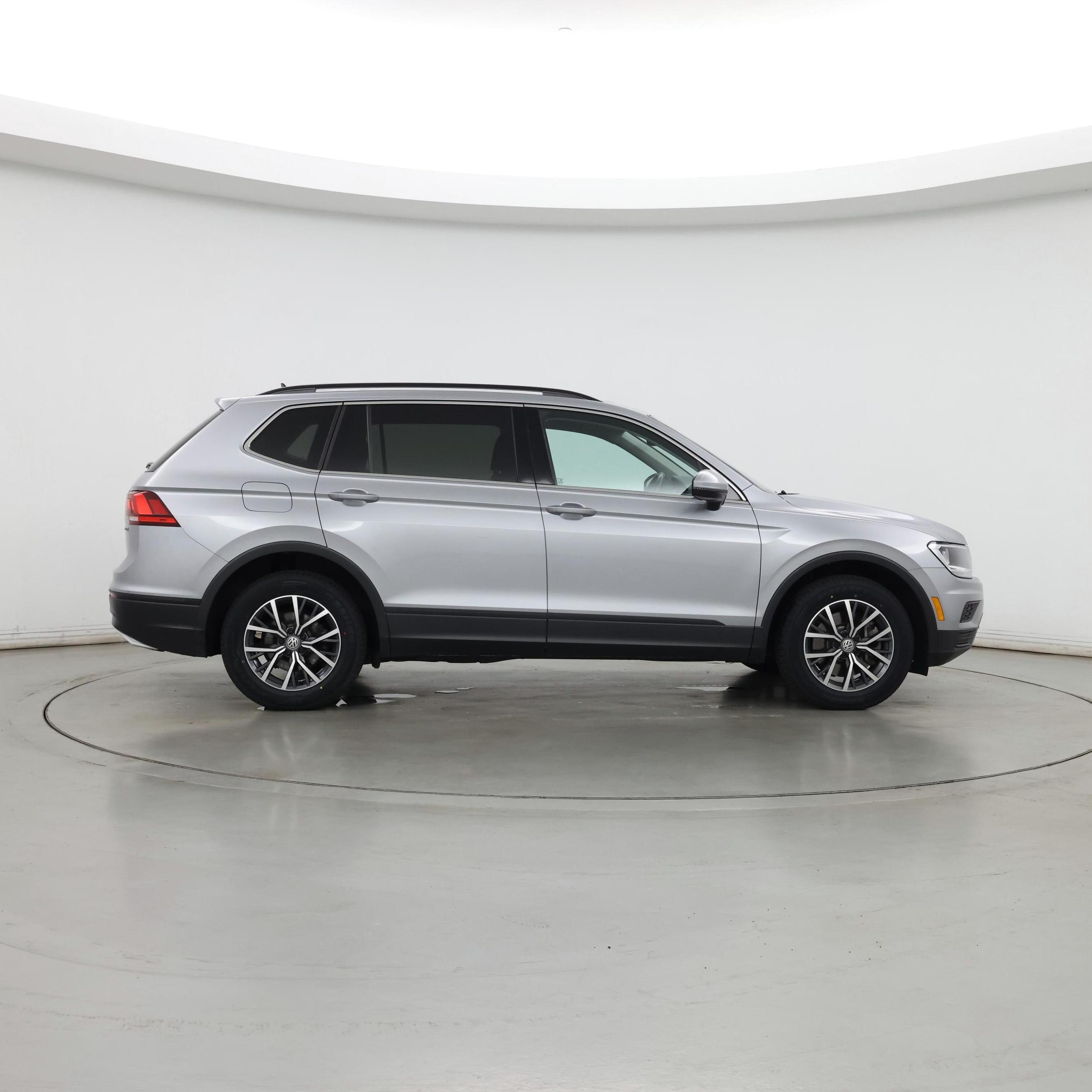 Thumbnail: 2019 Volkswagen Tiguan - 7