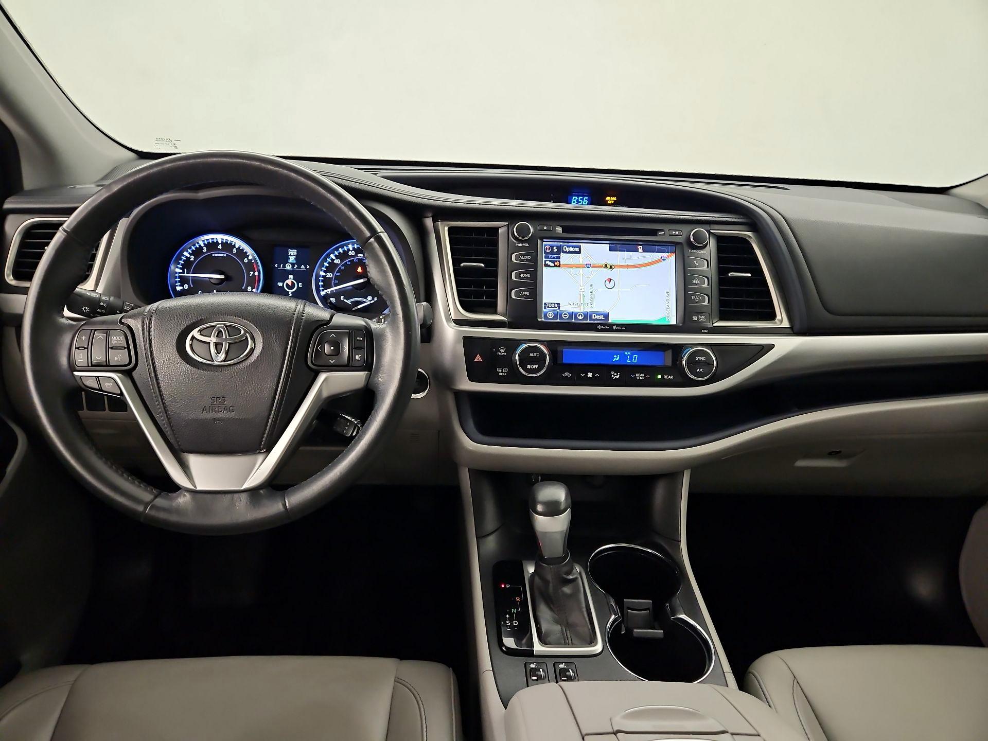 Thumbnail: 2015 Toyota Highlander - 9