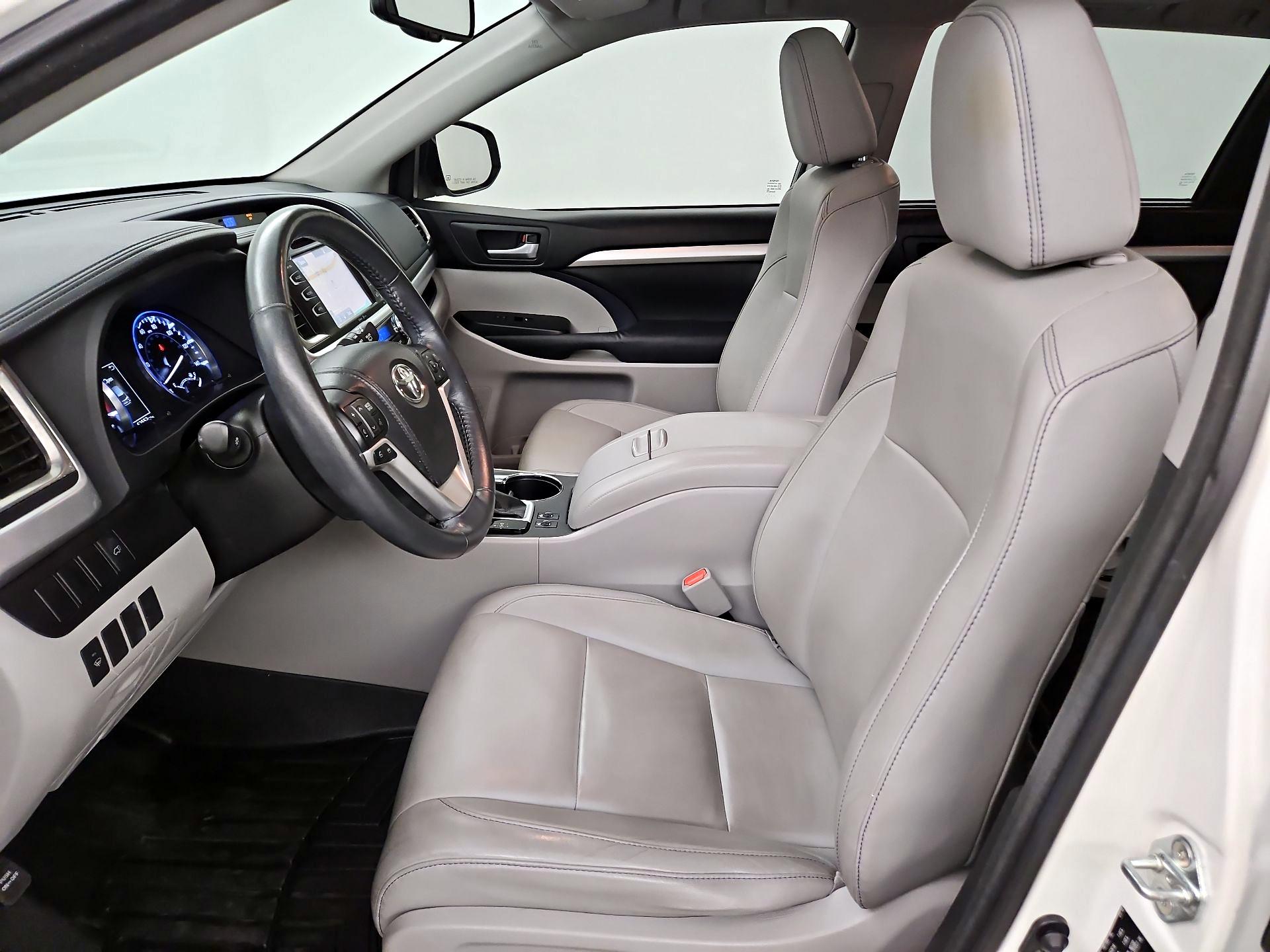 Thumbnail: 2015 Toyota Highlander - 11